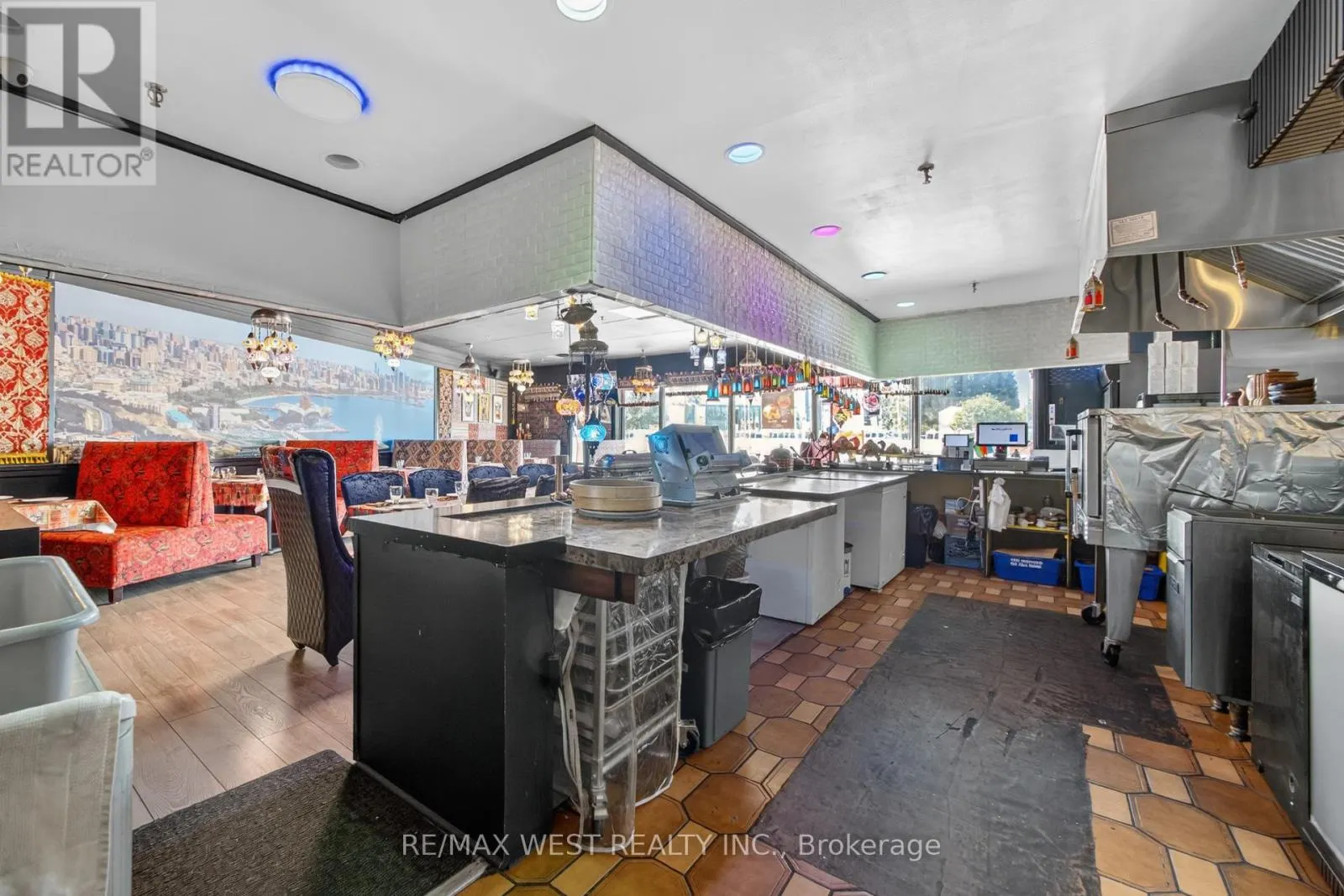 6 - 2180 STEELES AVE W AVENUE