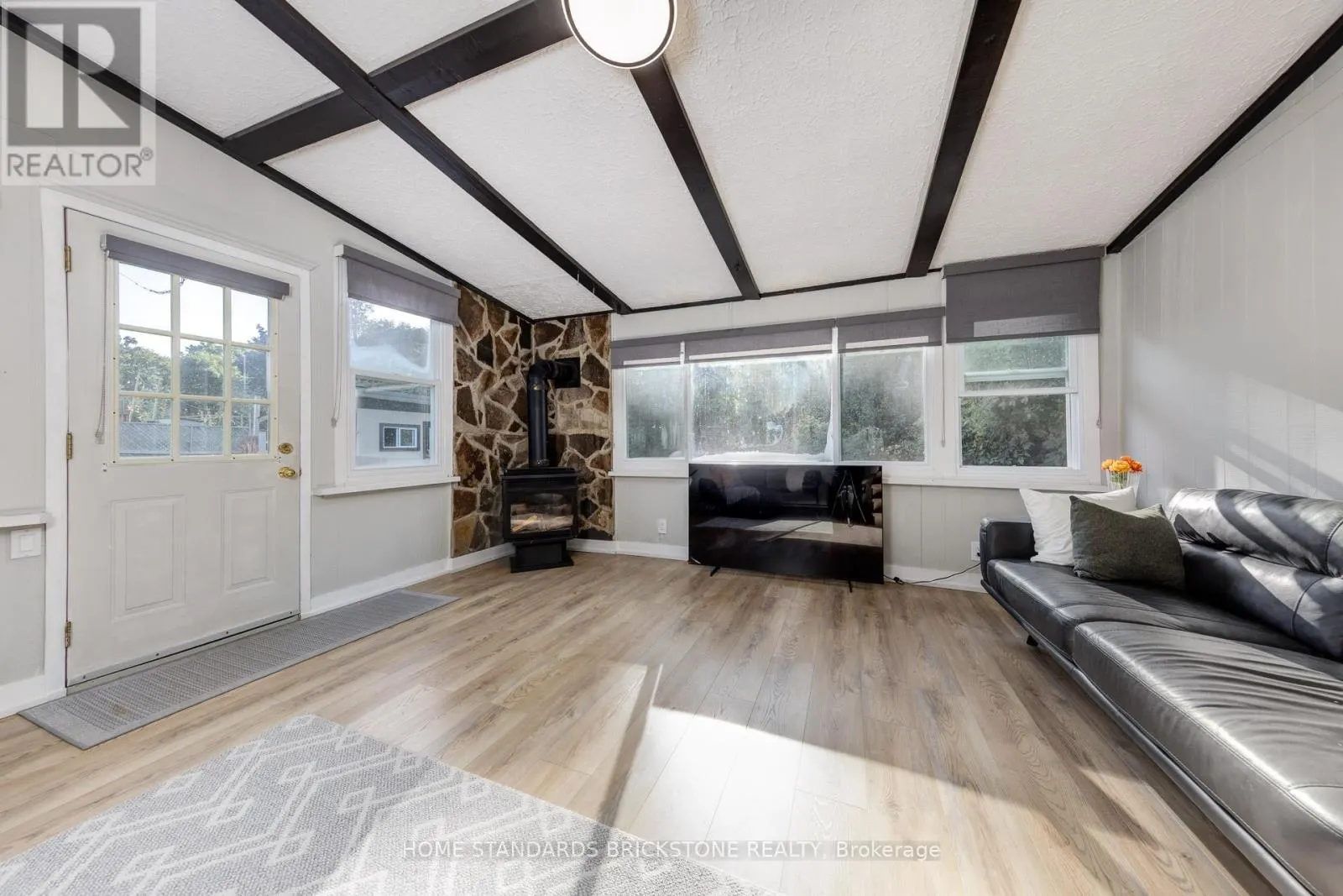 2208 WILLARD AVENUE