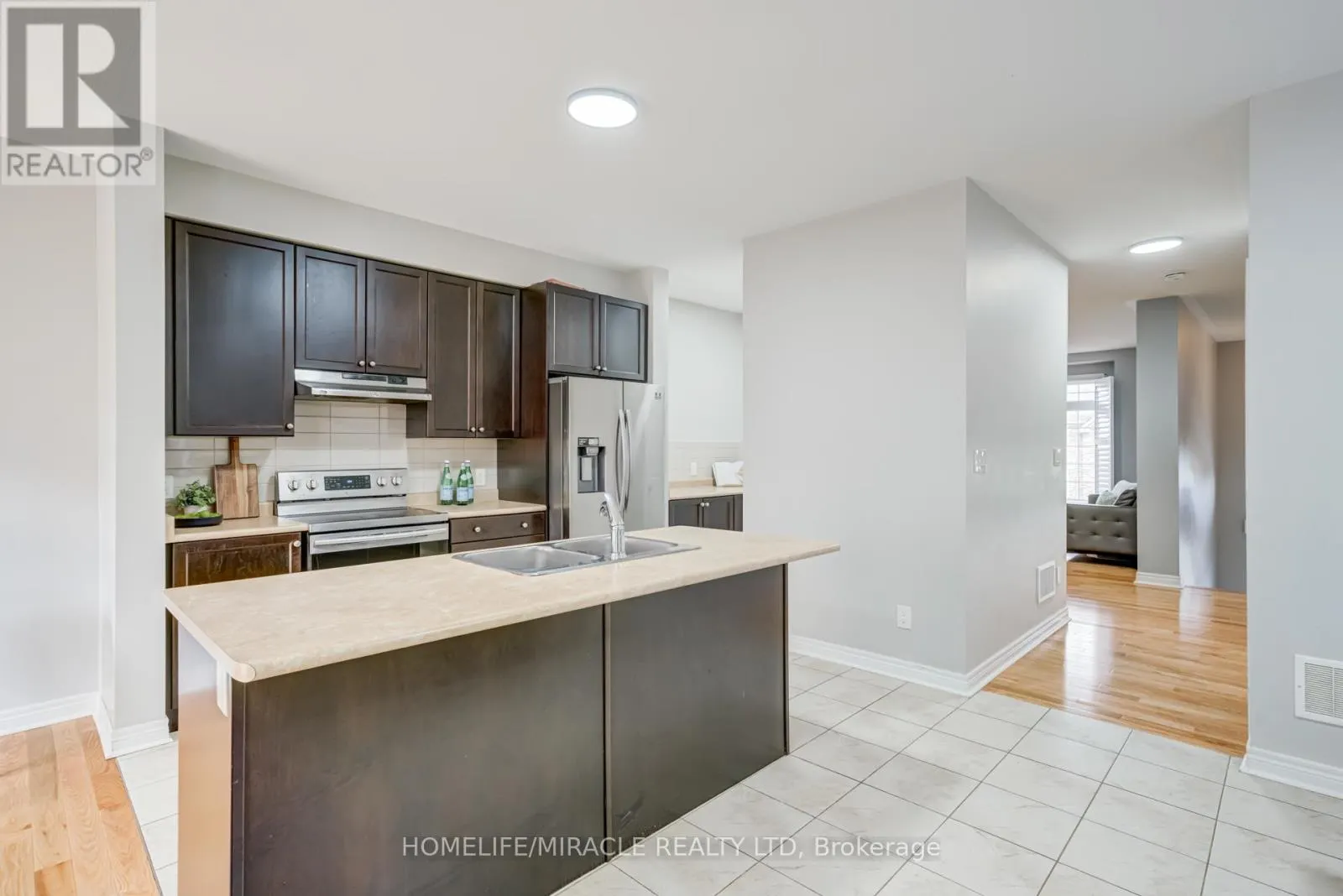 81 WILLOUGHBY WAY