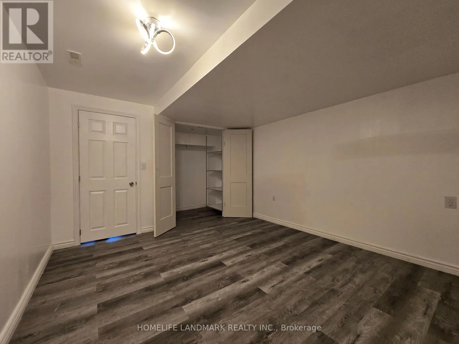 BSMT - 154 WILLIAM BOWES BOULEVARD W