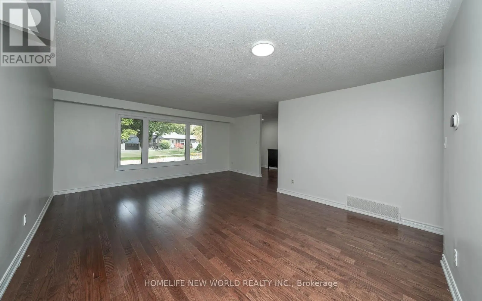 MAIN - 16 SIR CONSTANTINE DRIVE