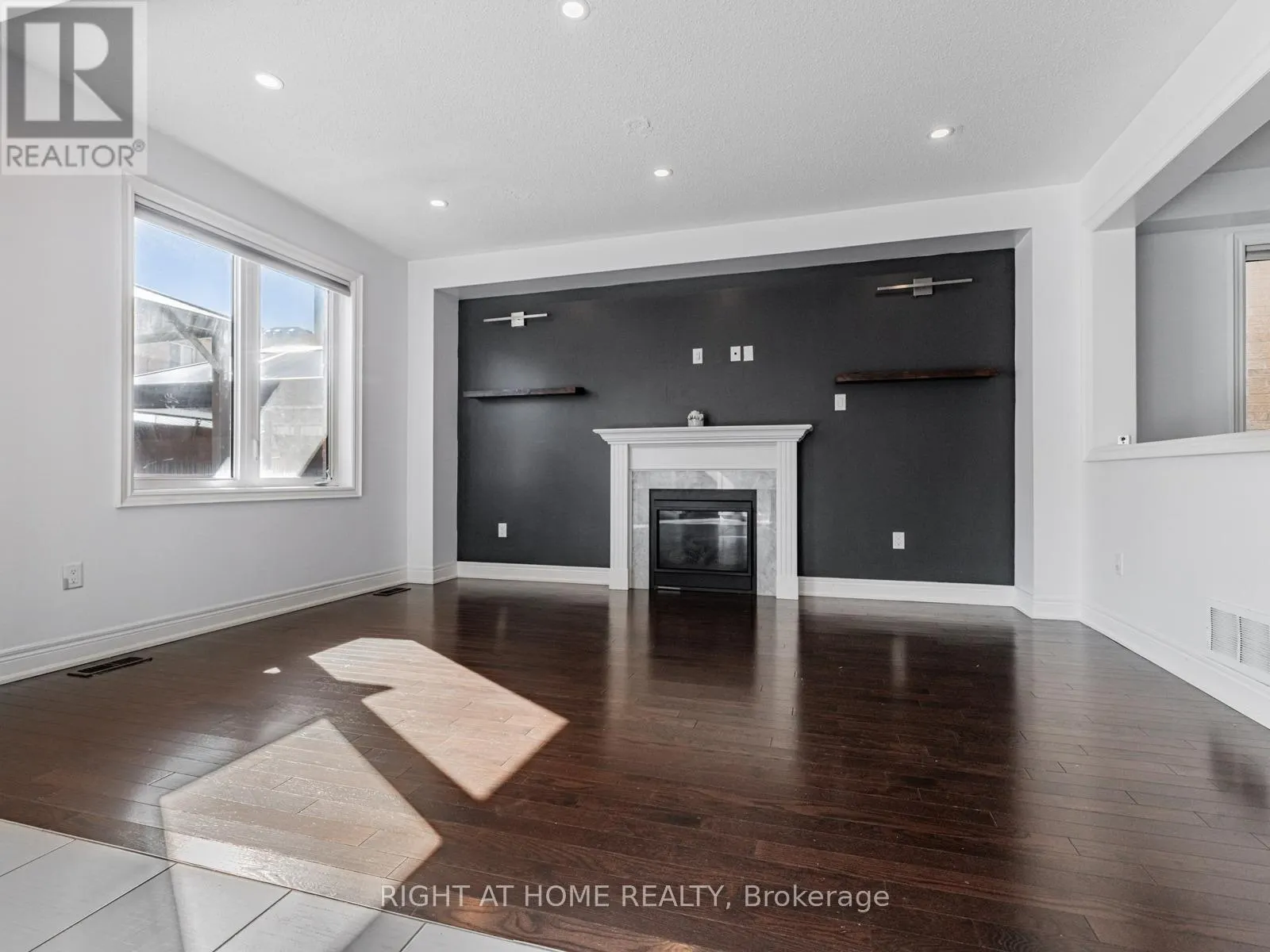 214 STEVENSON CRESCENT
