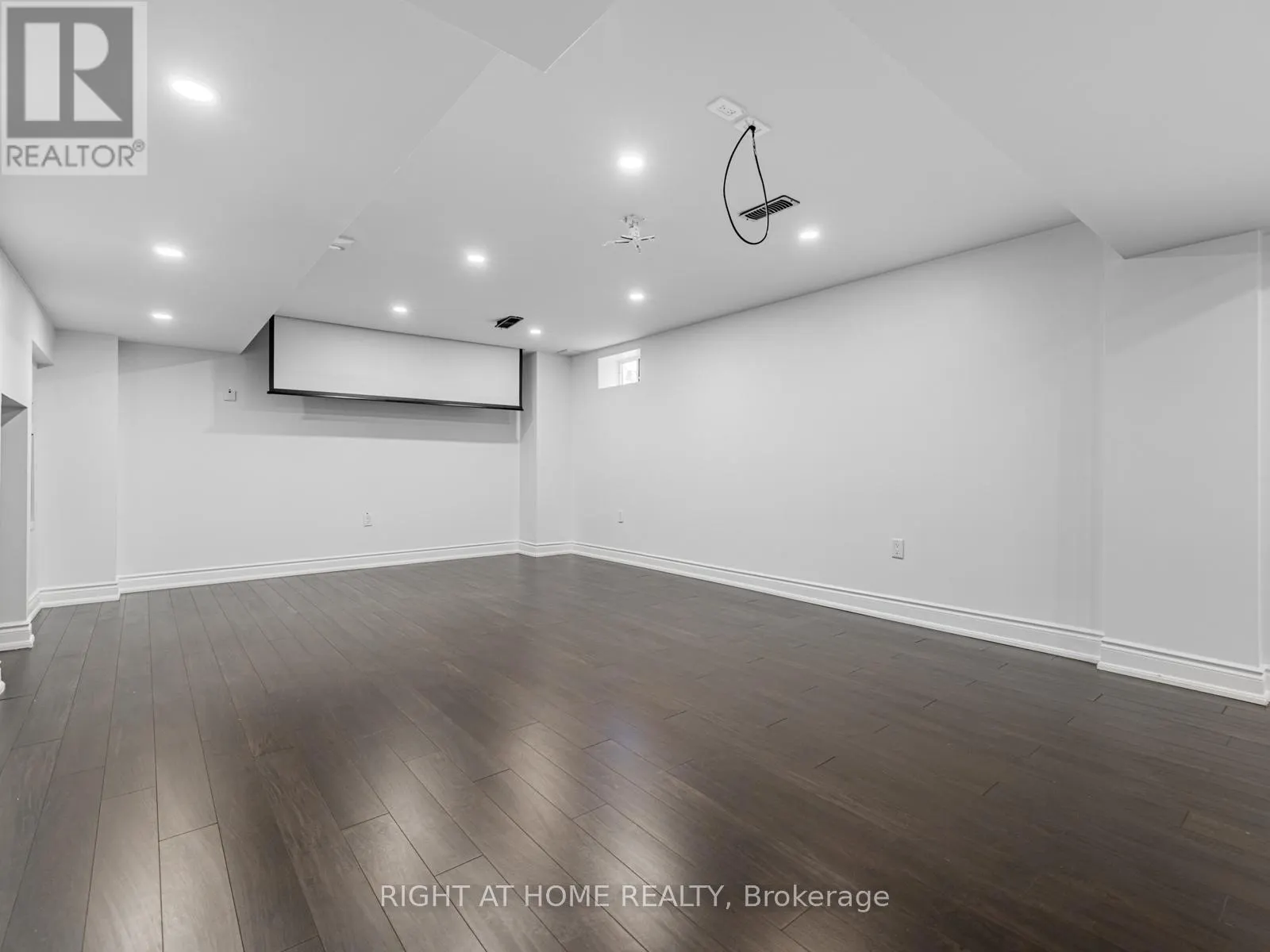 214 STEVENSON CRESCENT