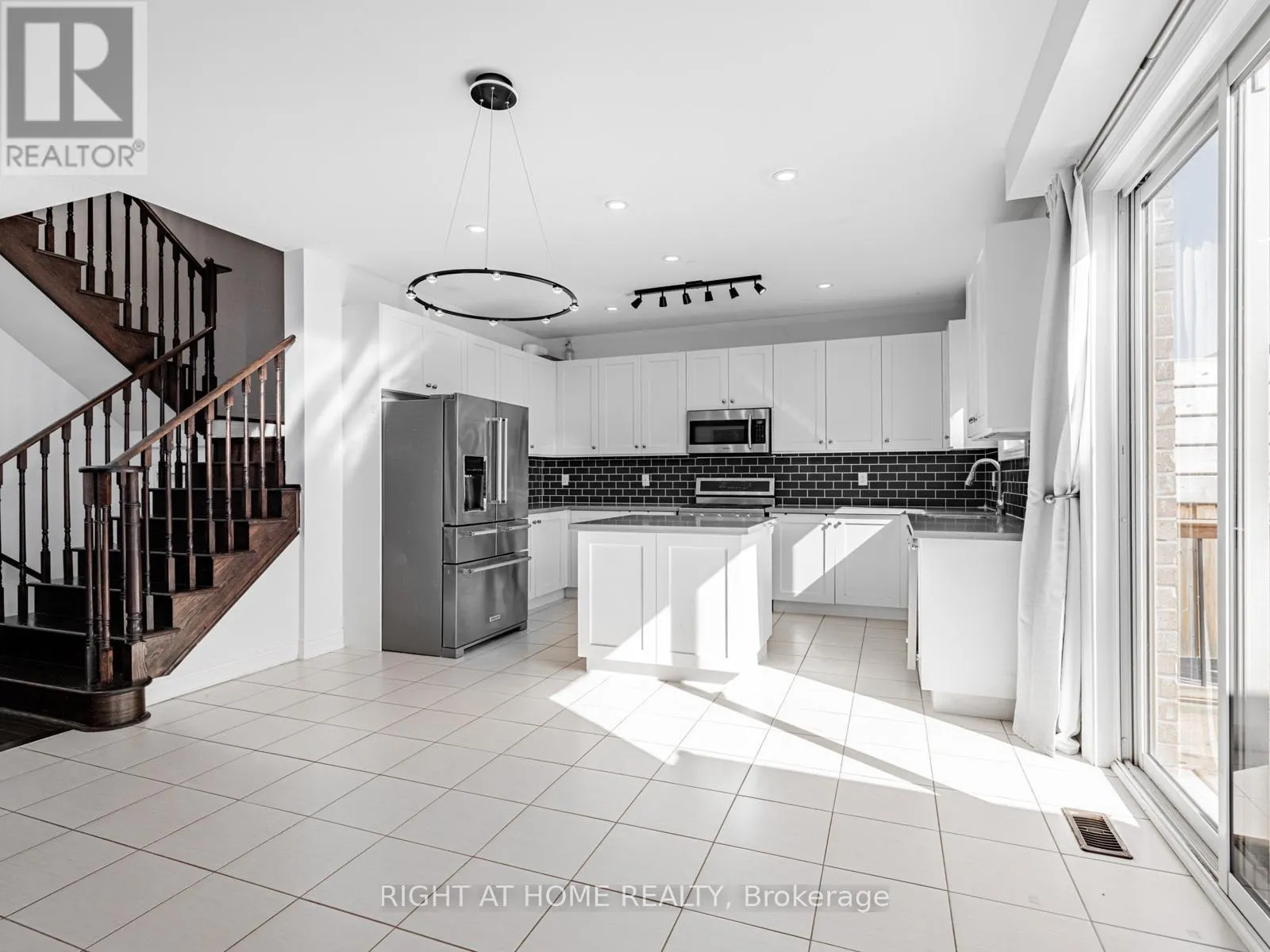 214 STEVENSON CRESCENT