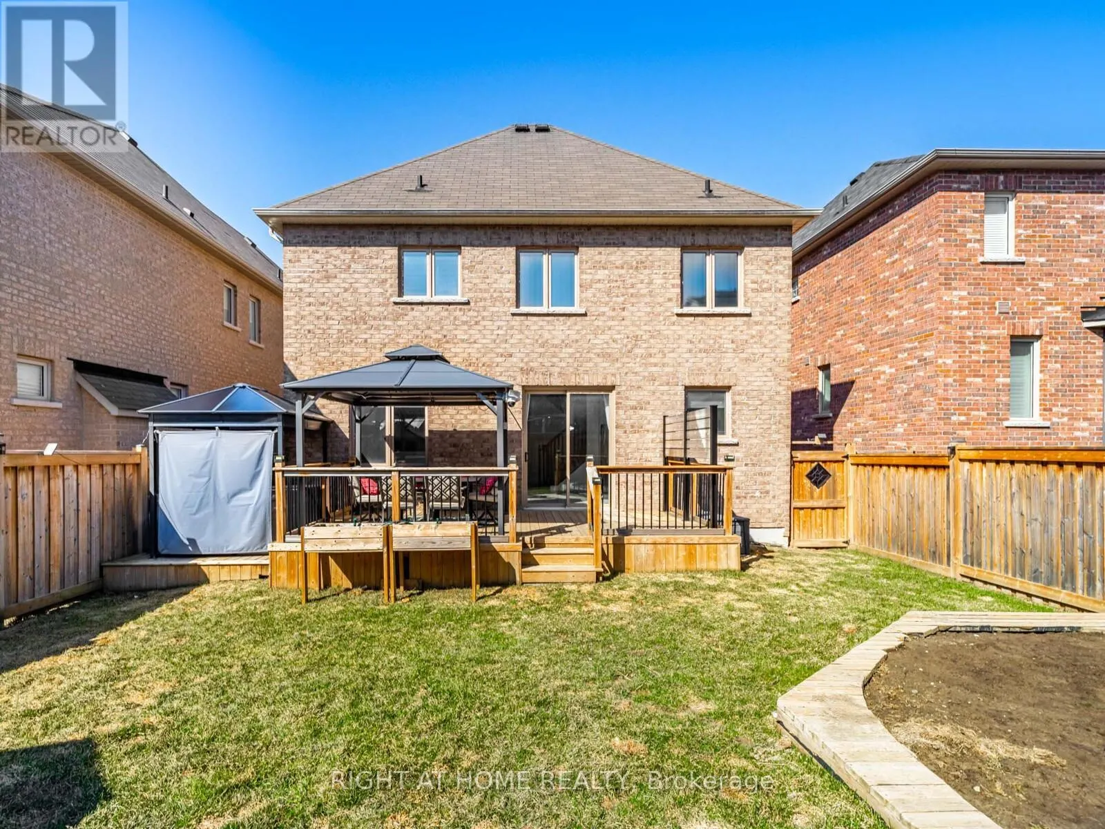 214 STEVENSON CRESCENT