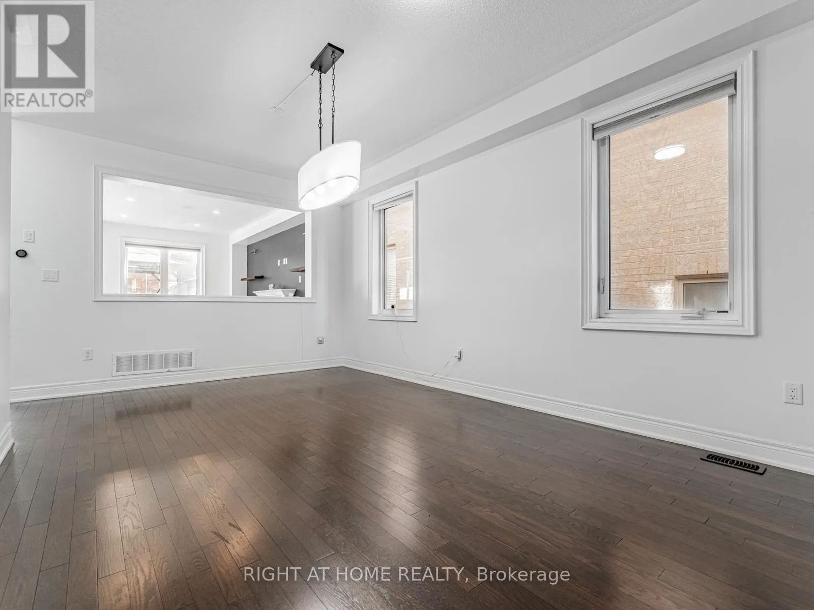 214 STEVENSON CRESCENT