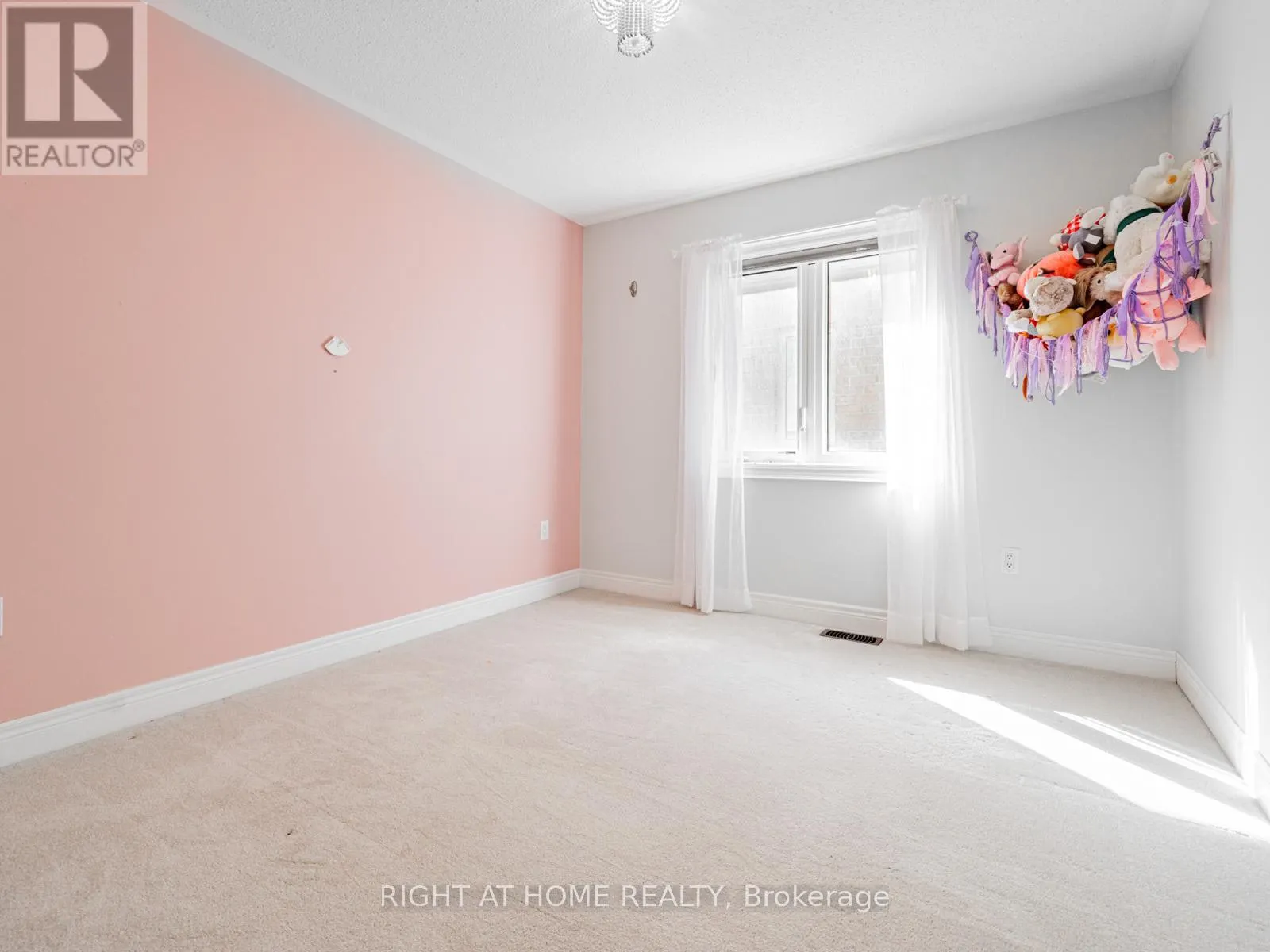 214 STEVENSON CRESCENT