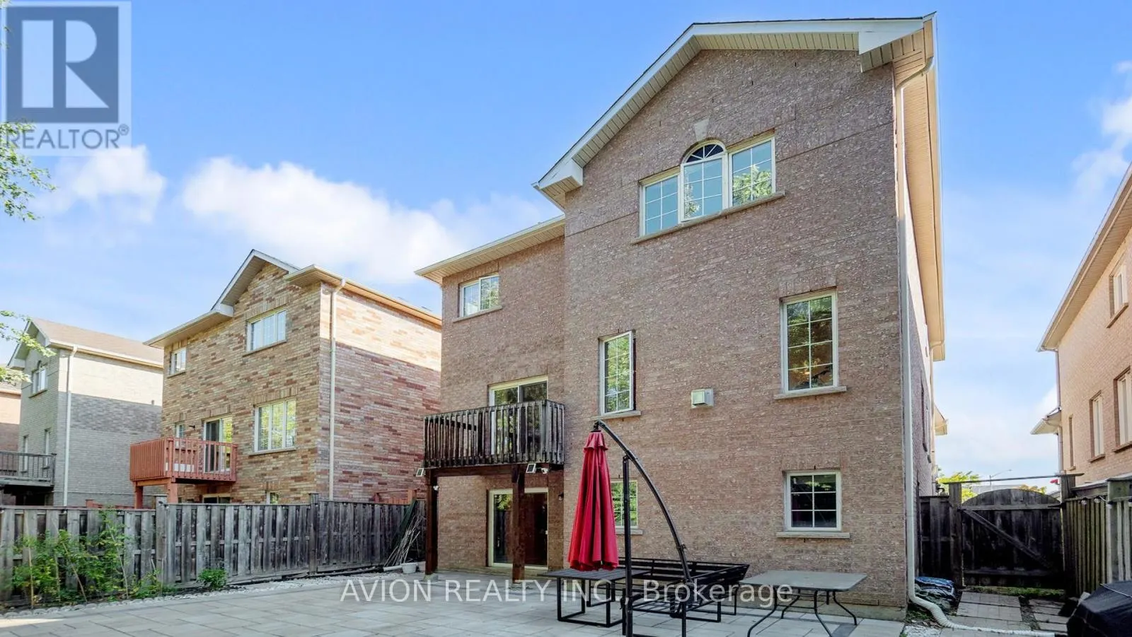 35 OLD ORCHARD CRESCENT