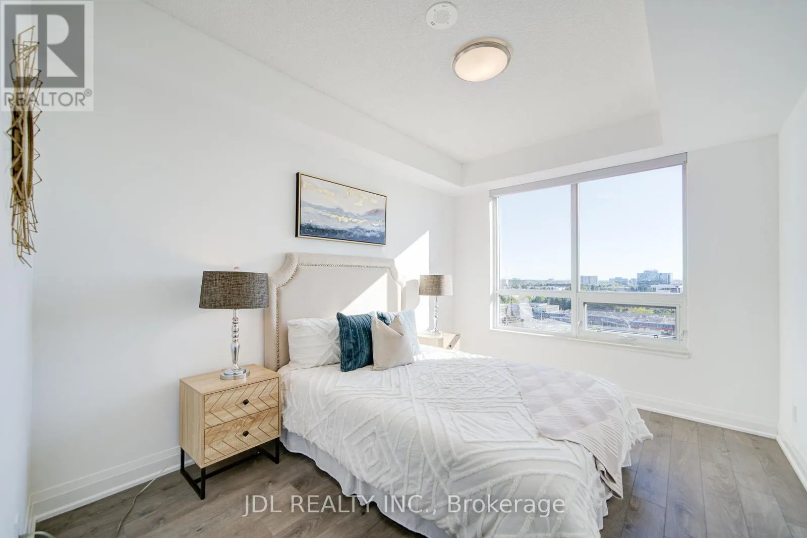 803 - 398 HIGHWAY 7 E
