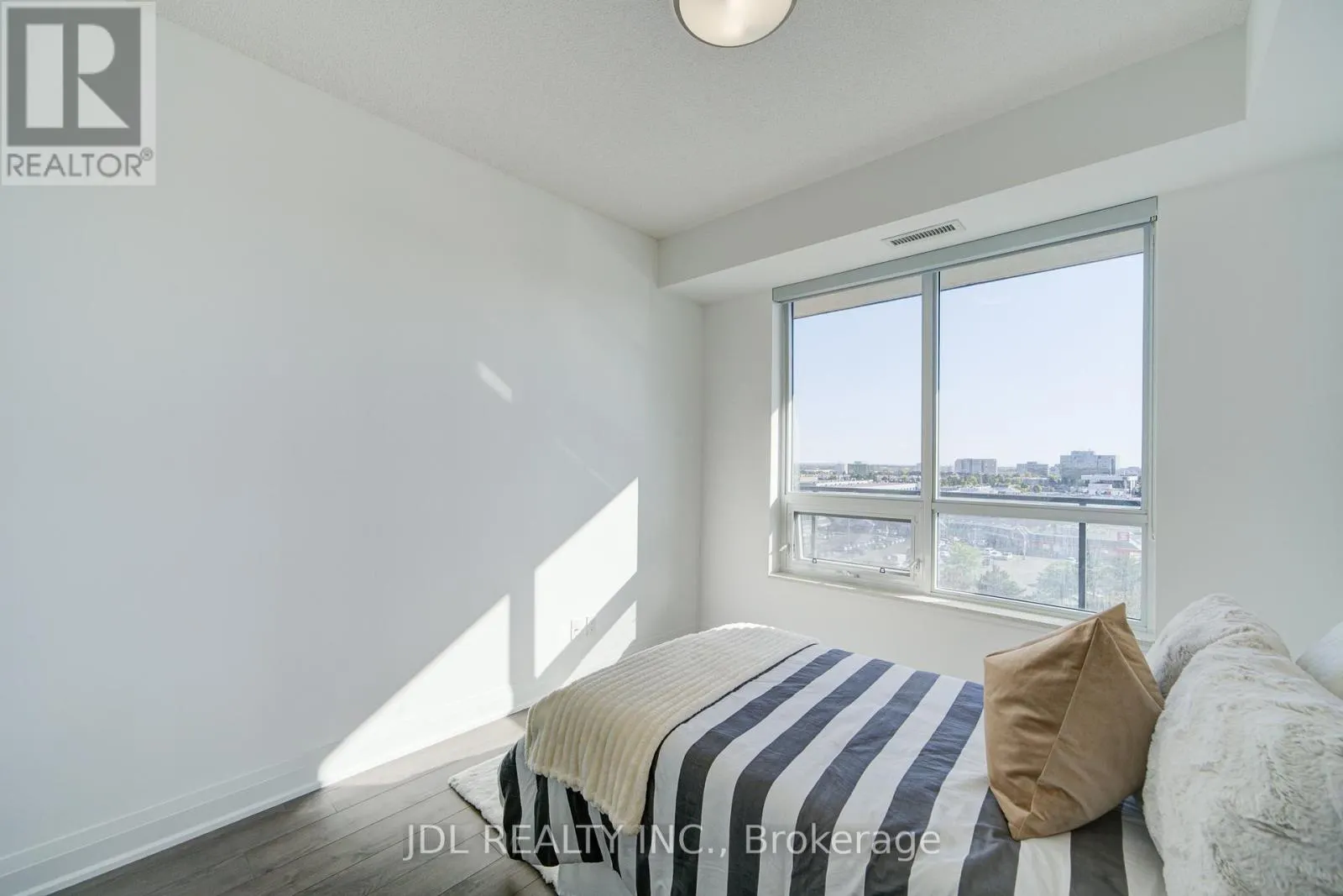 803 - 398 HIGHWAY 7 E