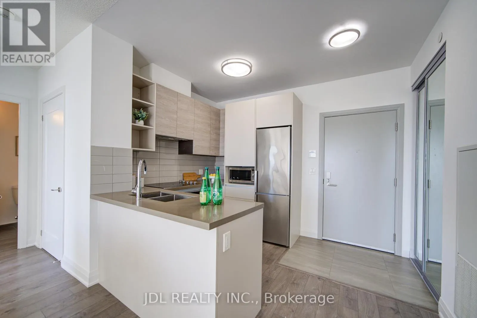 803 - 398 HIGHWAY 7 E