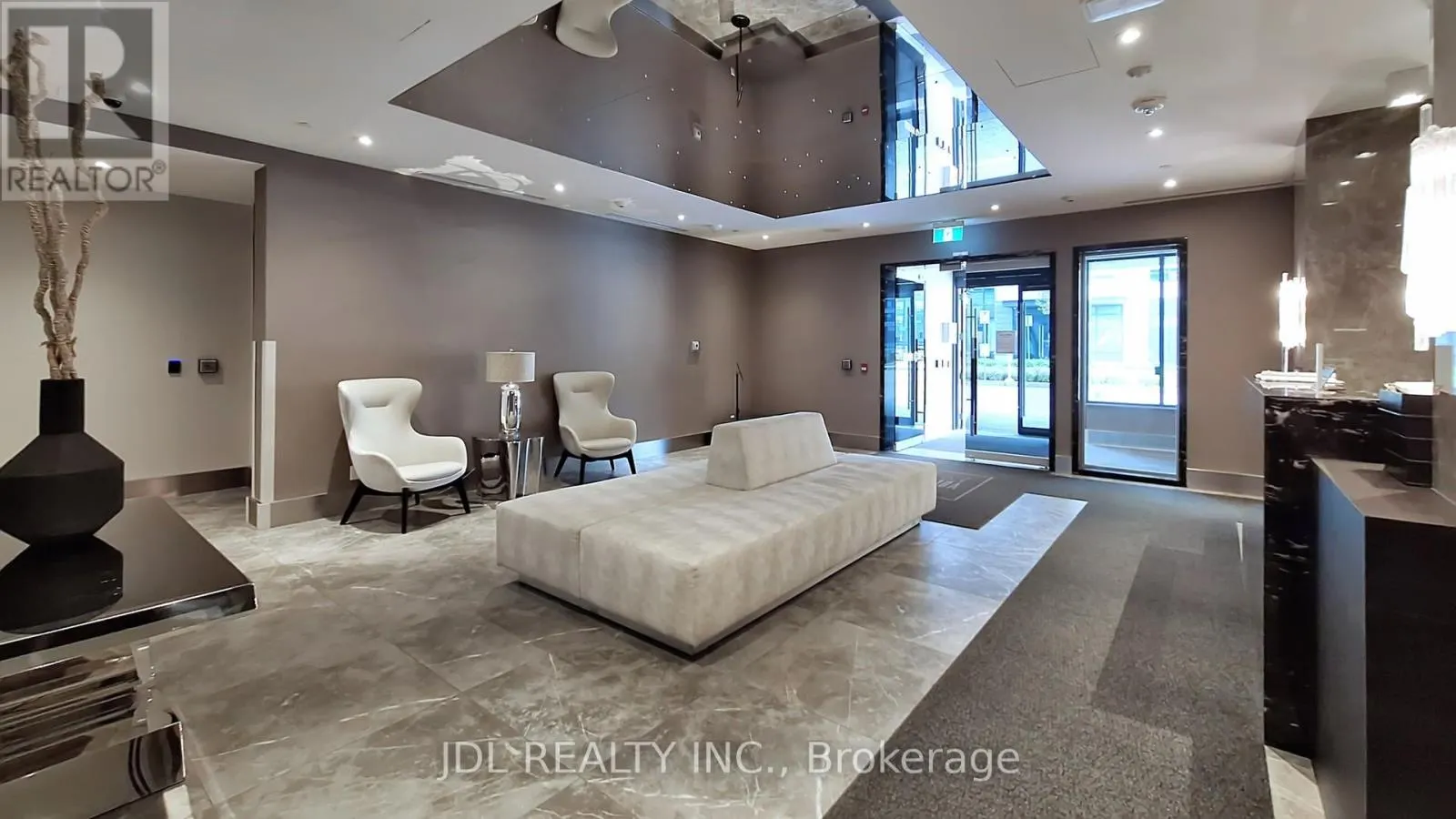803 - 398 HIGHWAY 7 E
