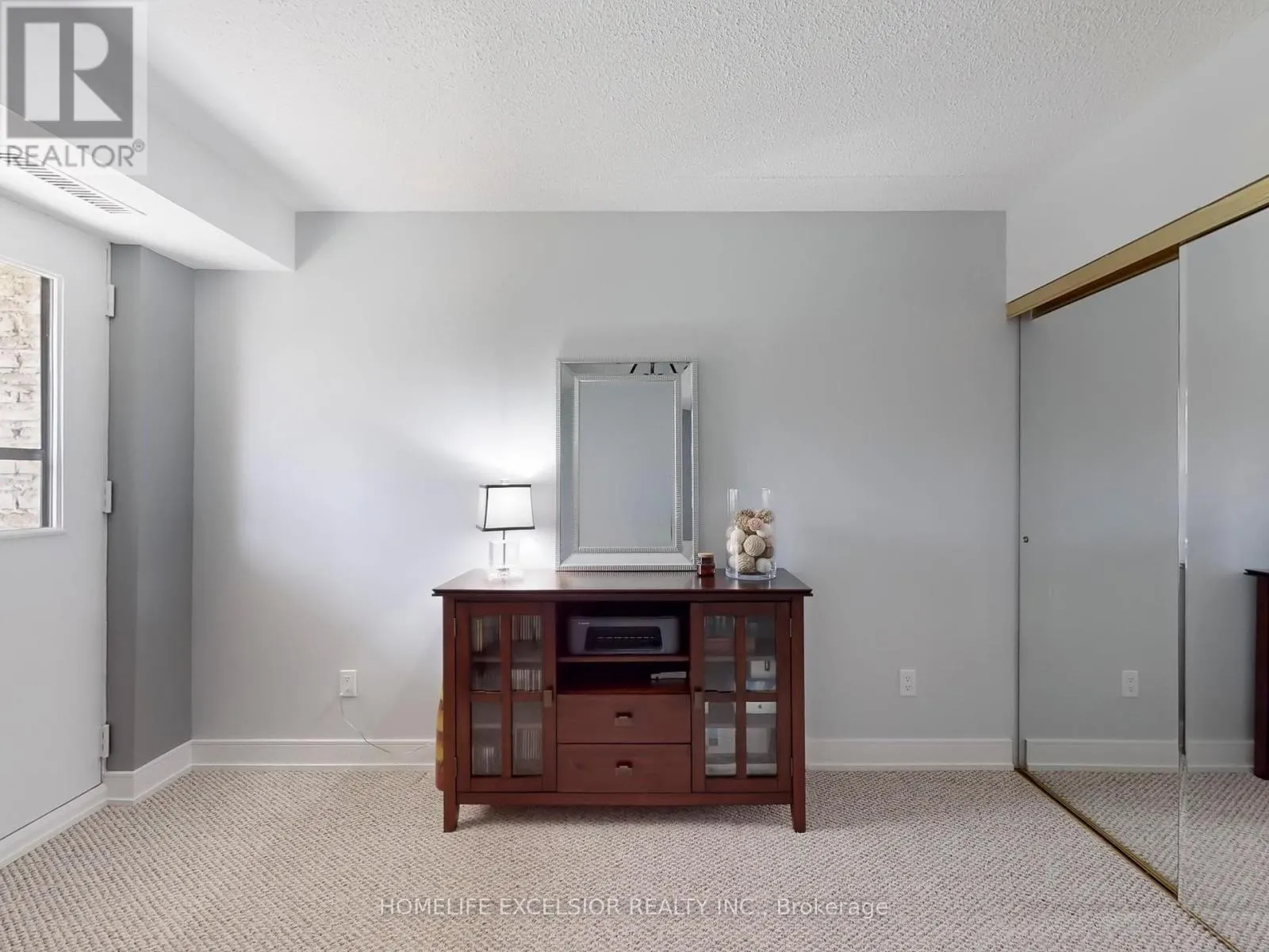 203 - 15390 YONGE STREET