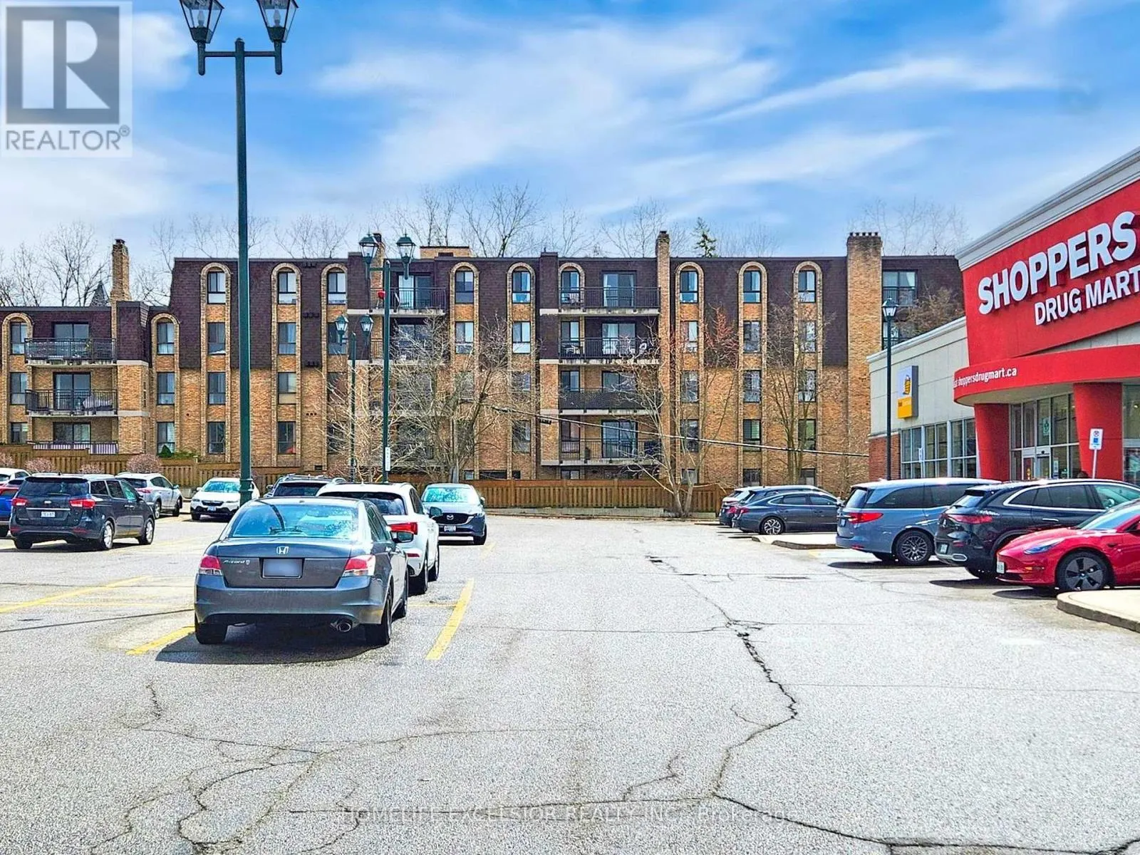 203 - 15390 YONGE STREET