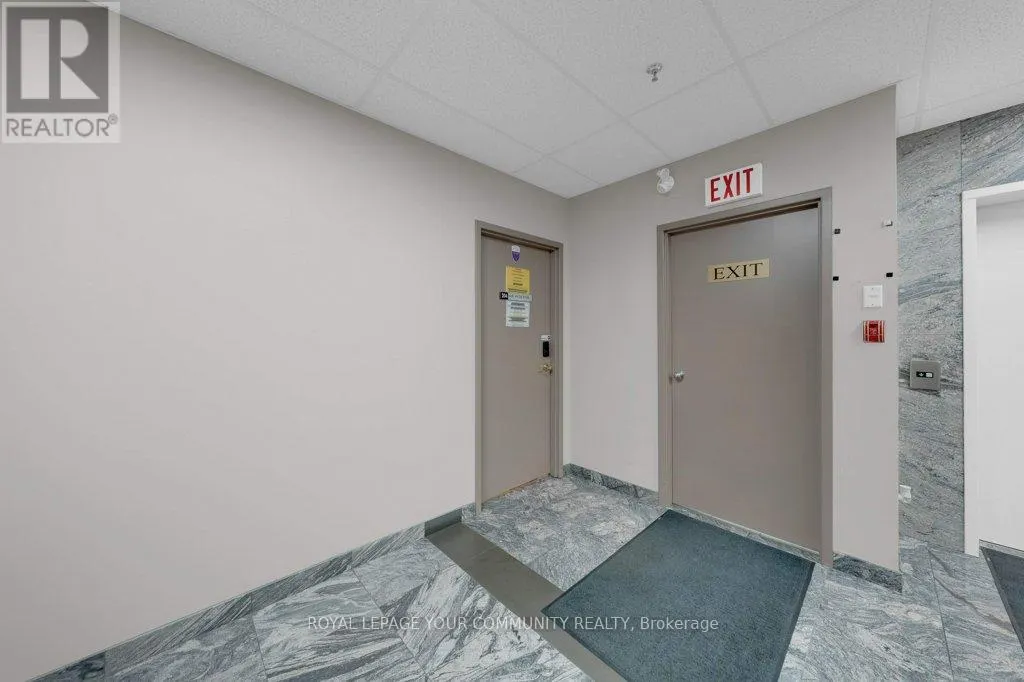 204 - 9631 YONGE STREET