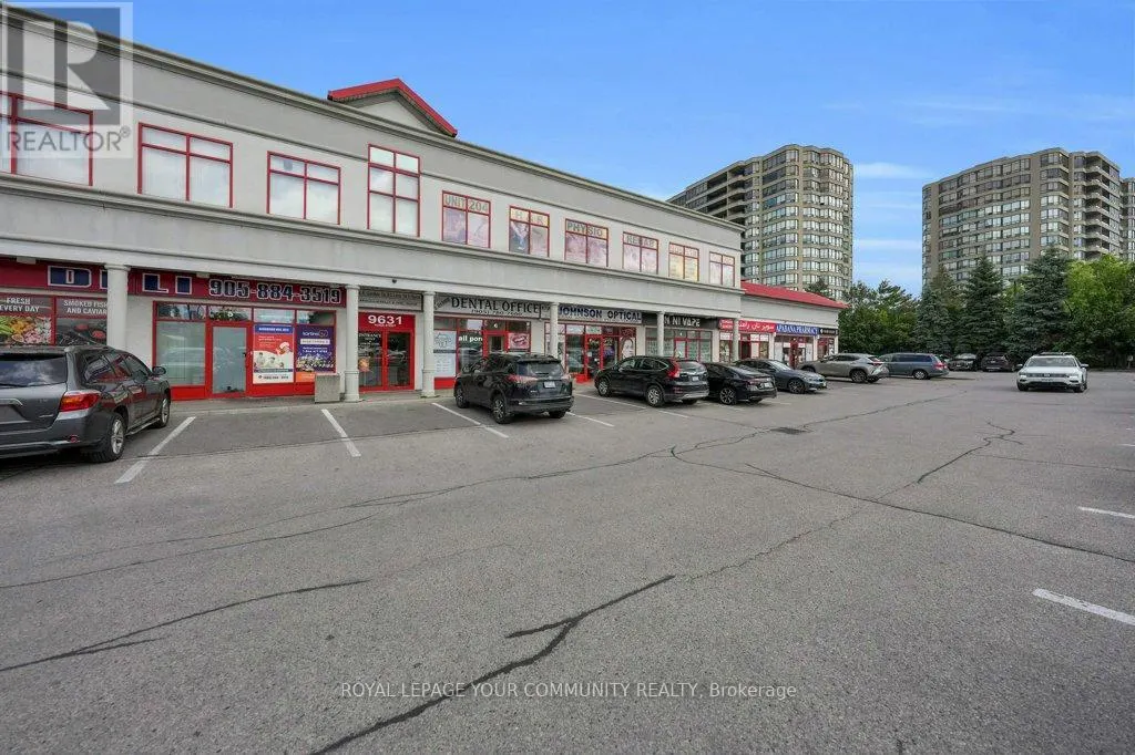 204 - 9631 YONGE STREET