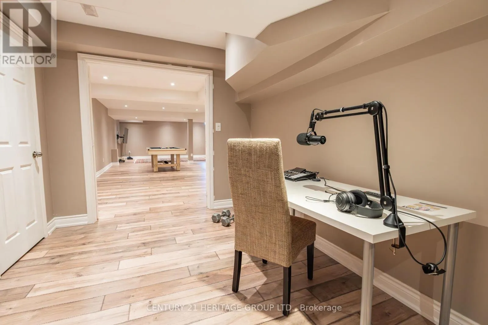 20 ALTUS PARK DRIVE