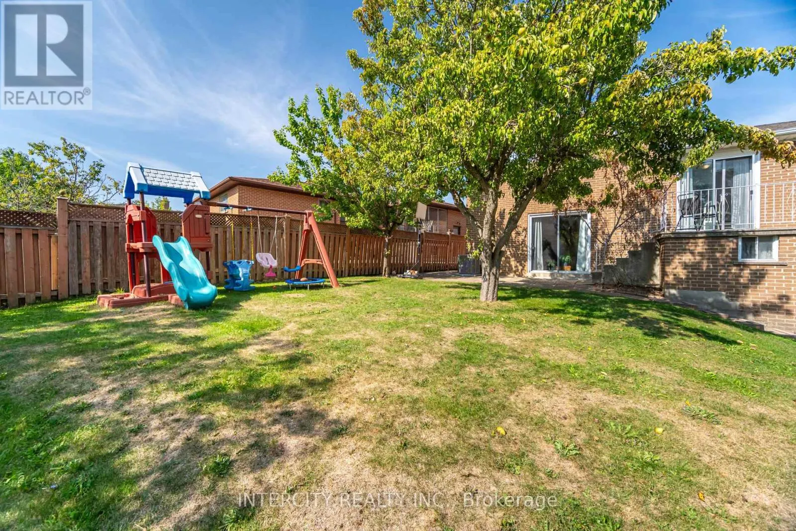 26 NORTH RIDGE ROAD