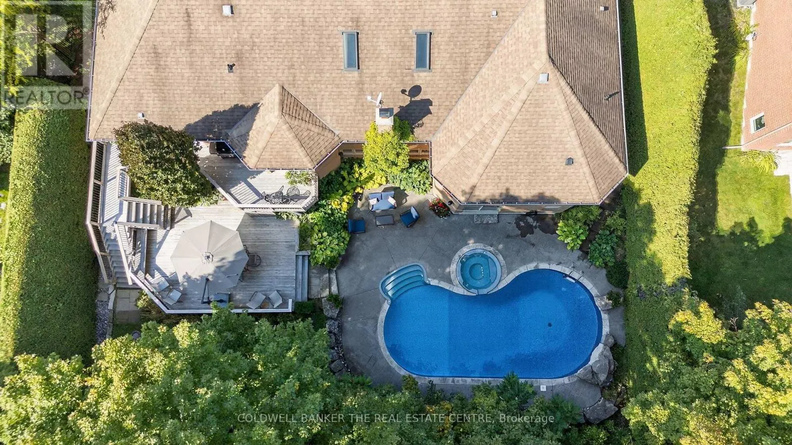 6 FALLING LEAF COURT