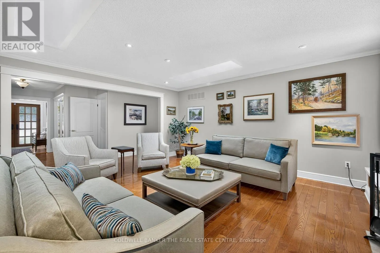 6 FALLING LEAF COURT