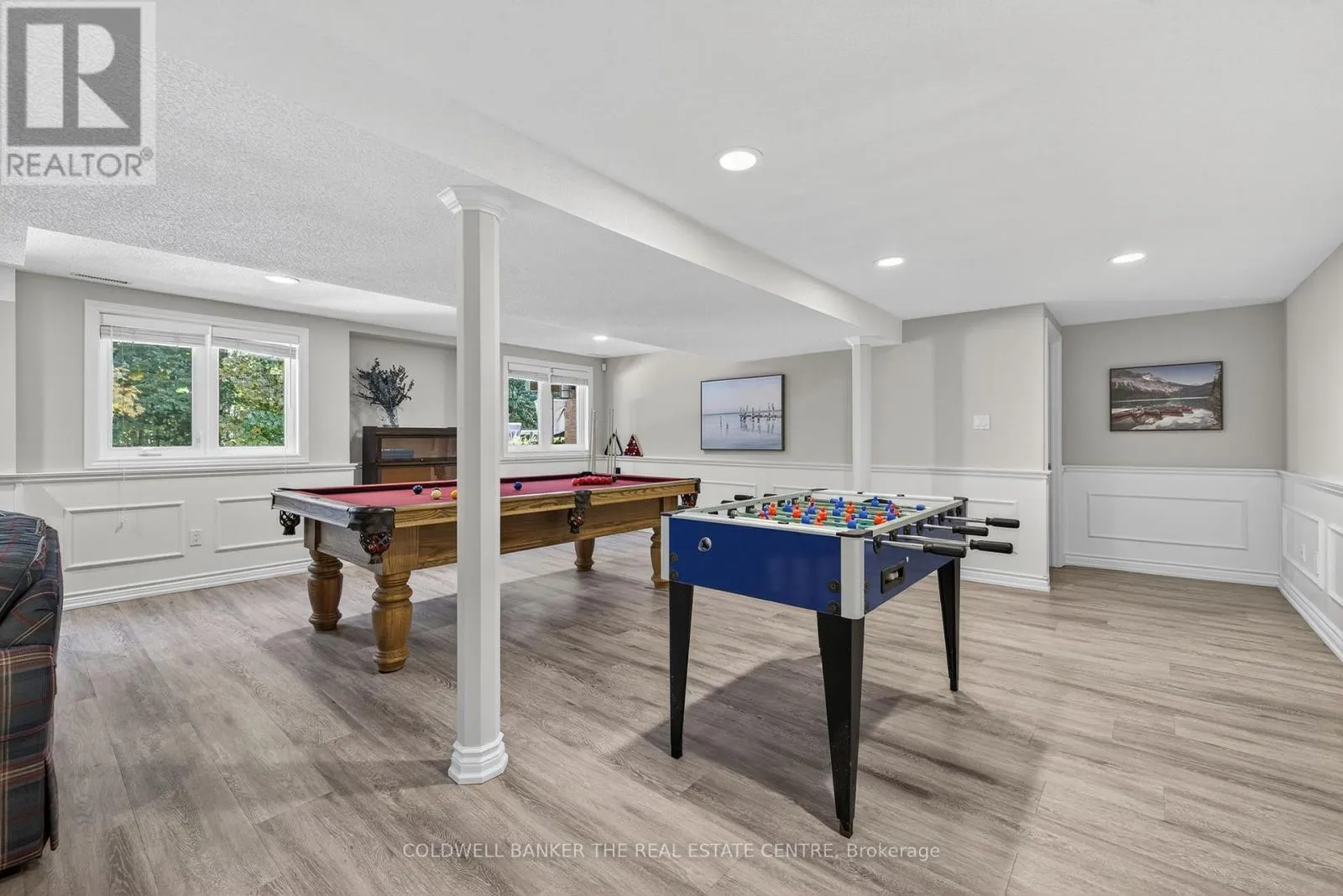 6 FALLING LEAF COURT