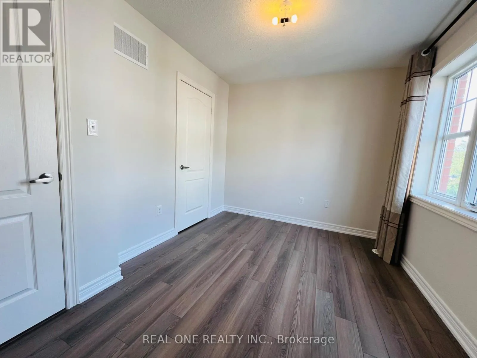 83 ROY GROVE WAY
