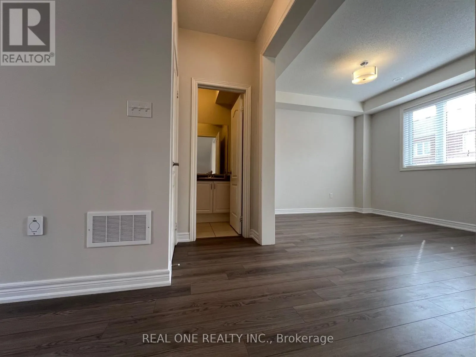 83 ROY GROVE WAY
