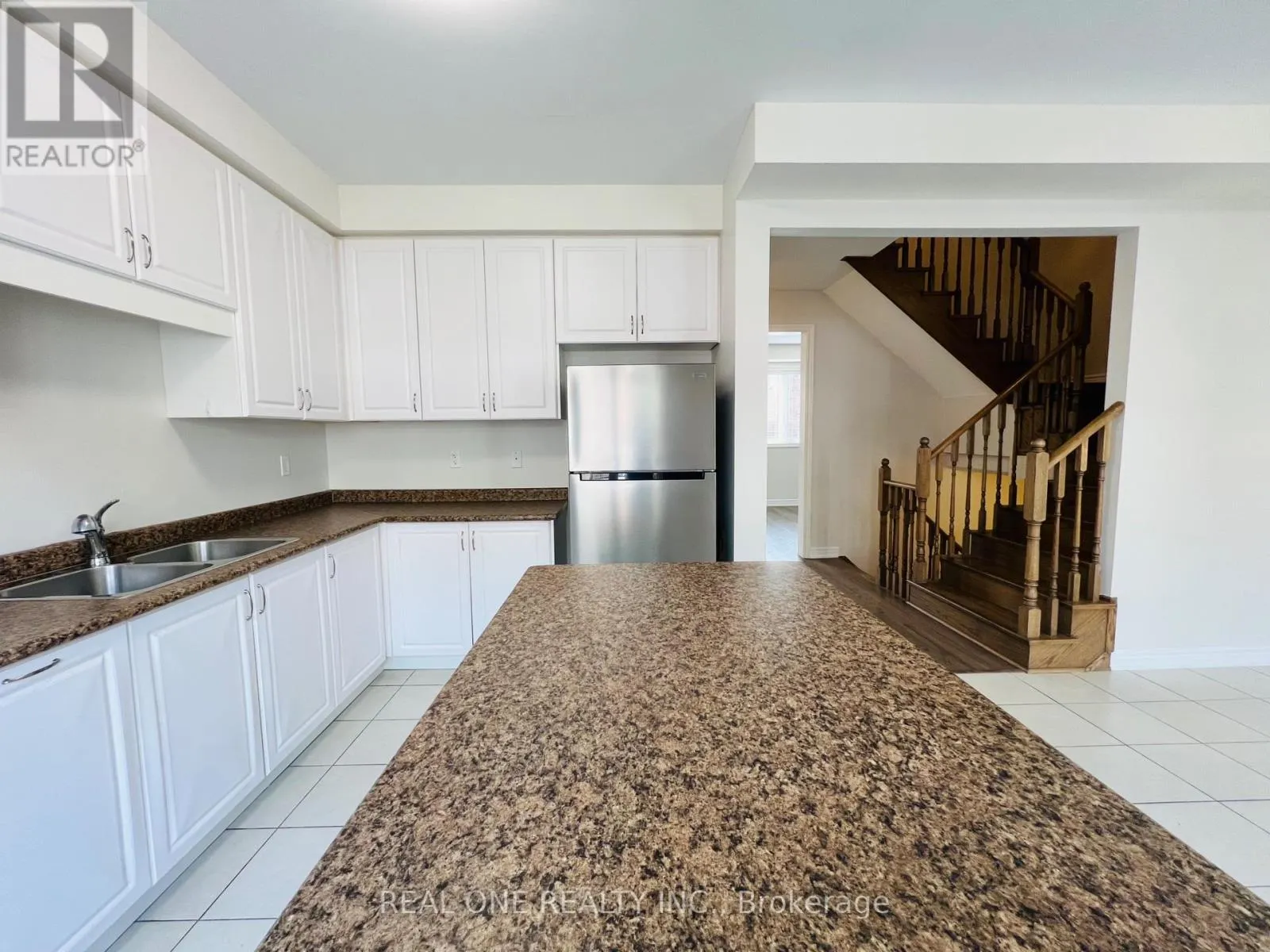 83 ROY GROVE WAY