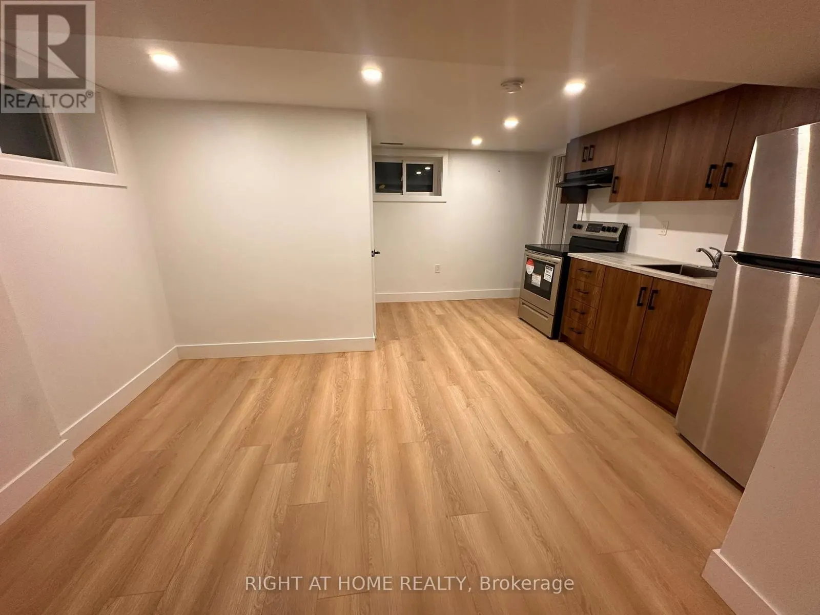 BSMT 1 - 24 SUNBAY COURT
