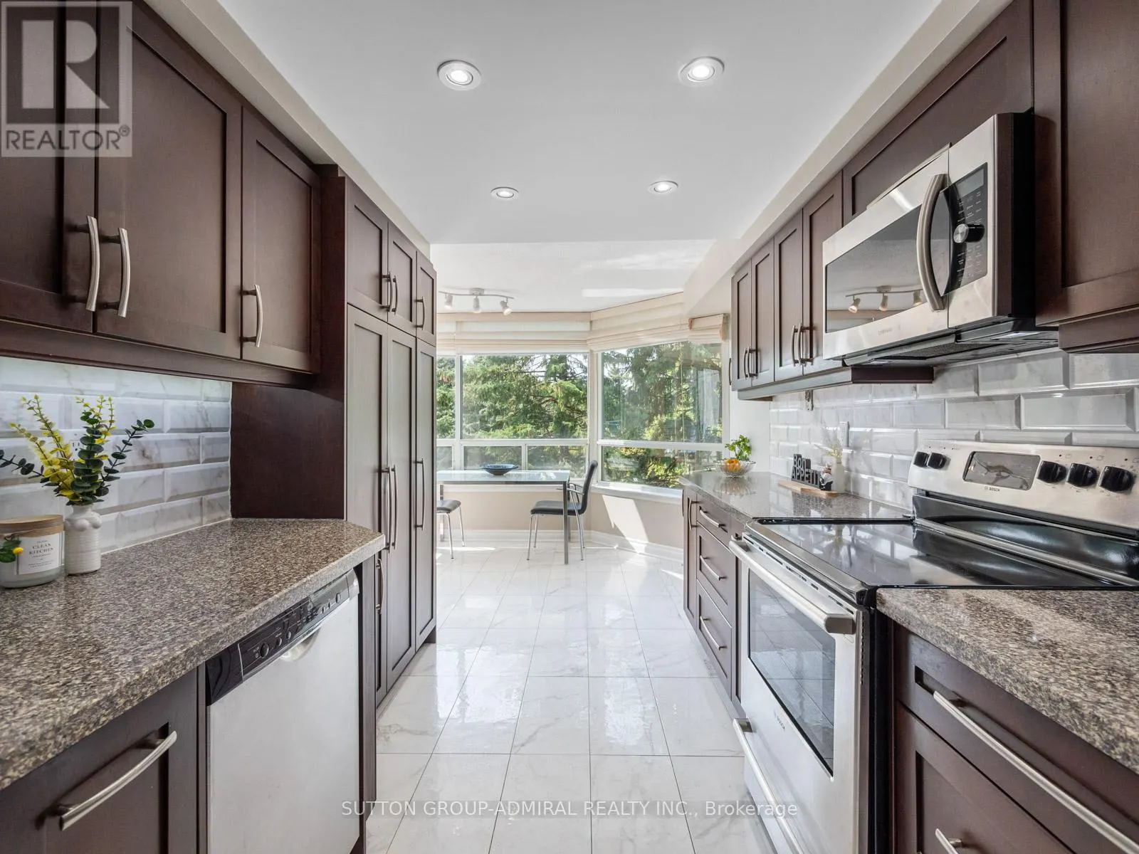 407 - 7250 YONGE STREET
