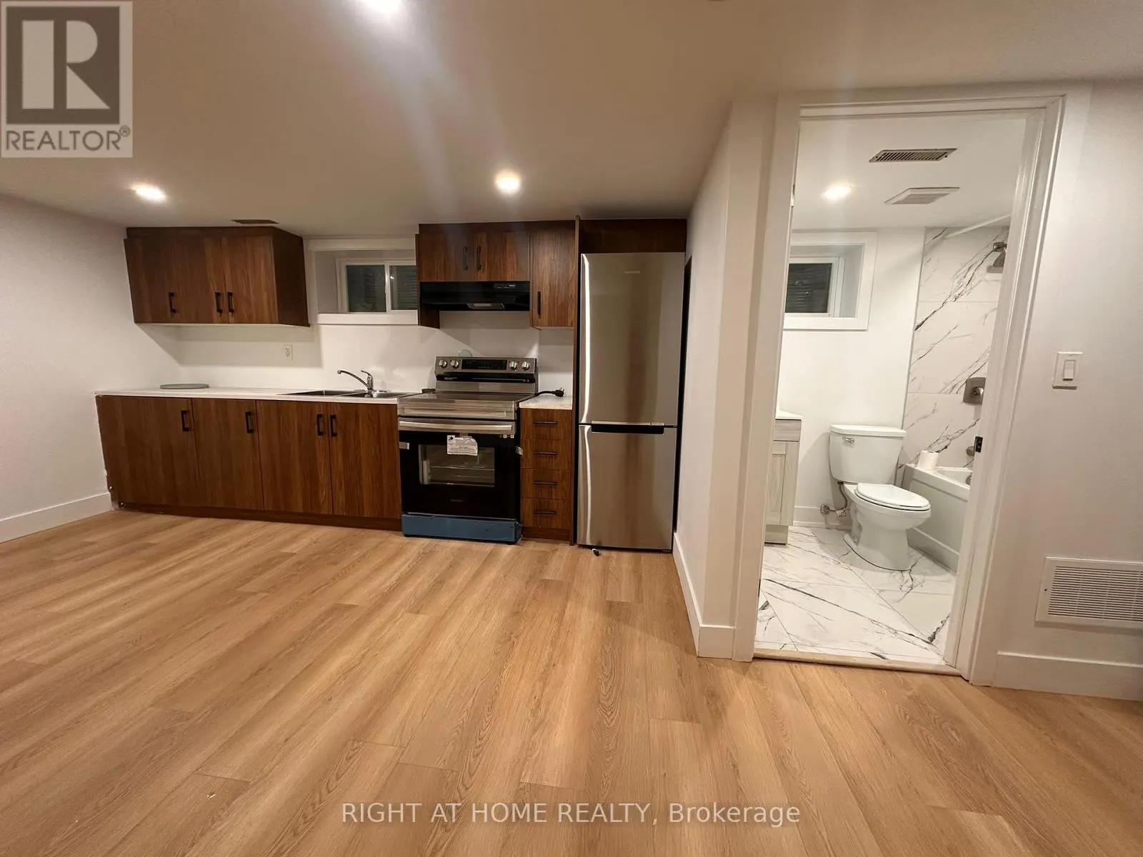 BSMT 2 - 24 SUNBAY COURT