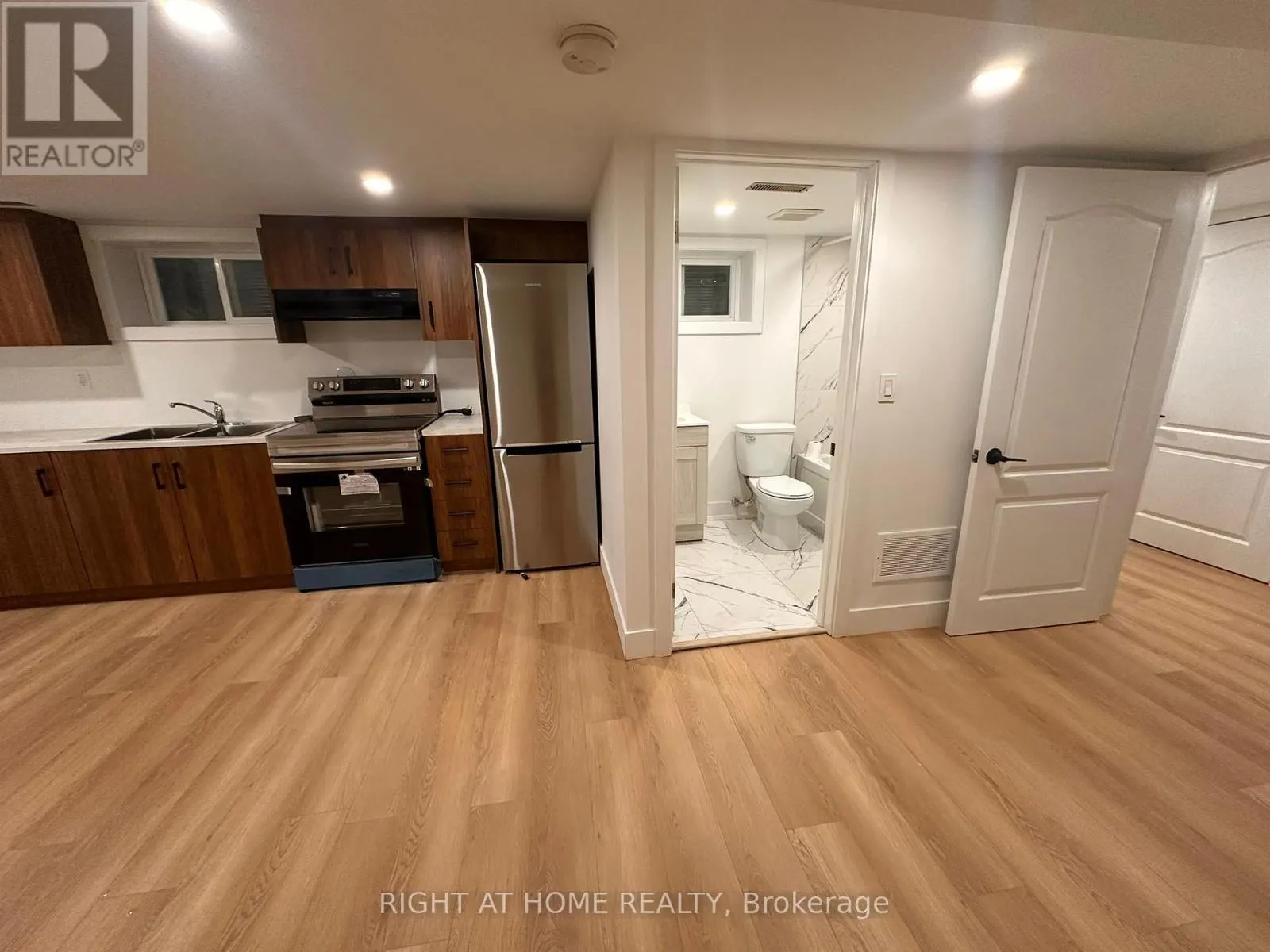 BSMT 2 - 24 SUNBAY COURT