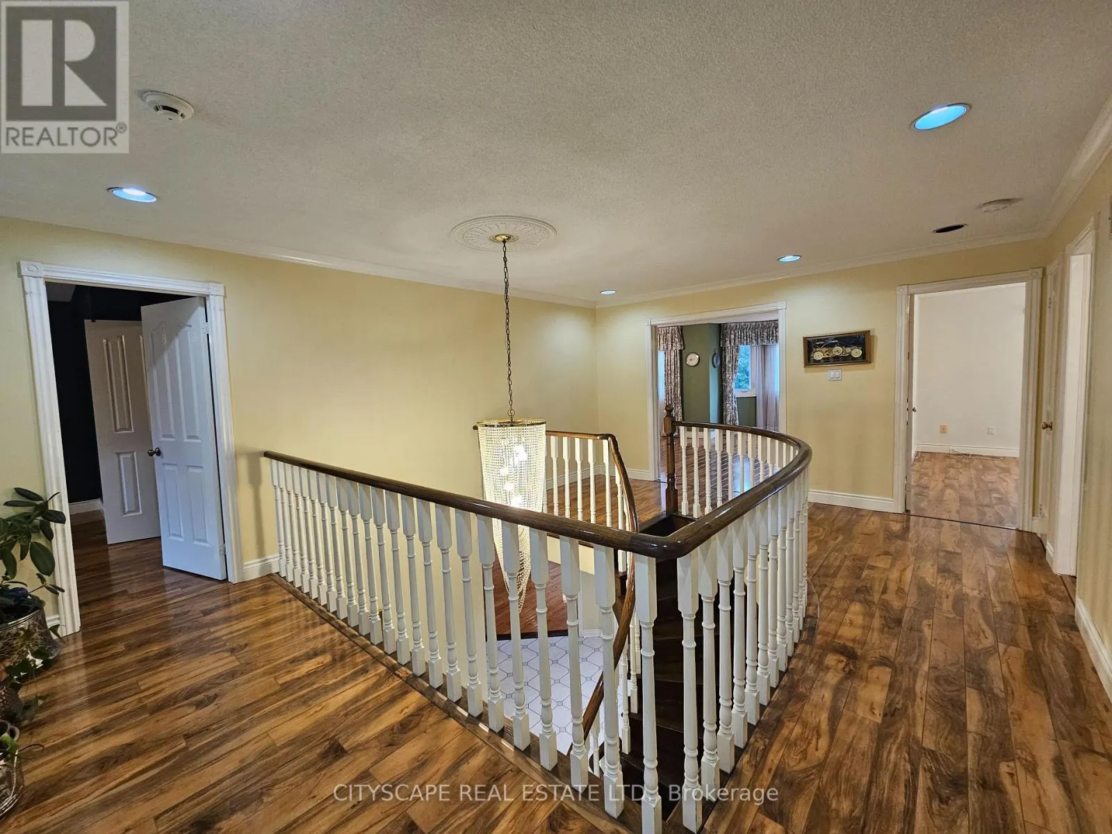 406 WELDRICK ROAD E