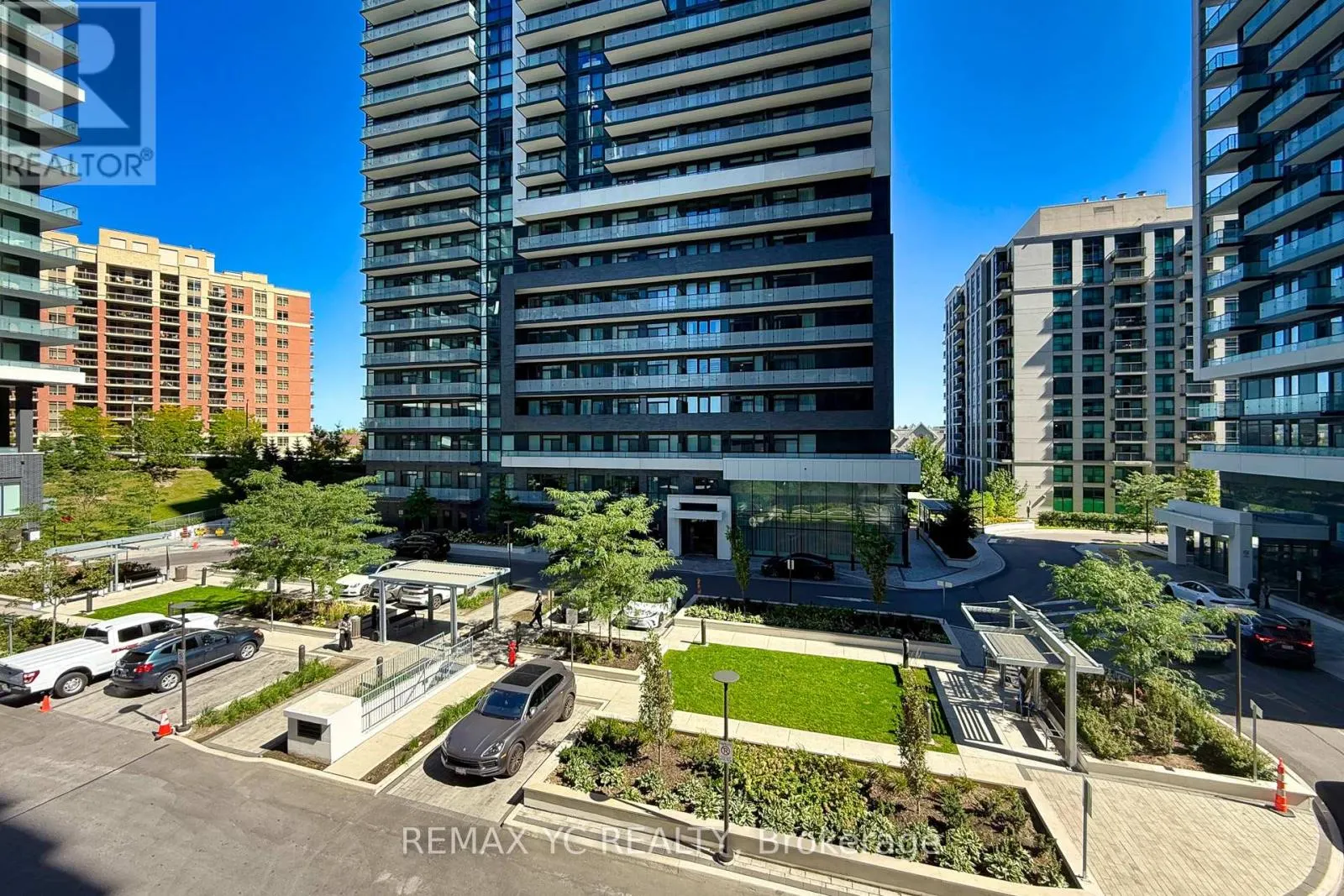 305 - 95 ONEIDA CRESCENT