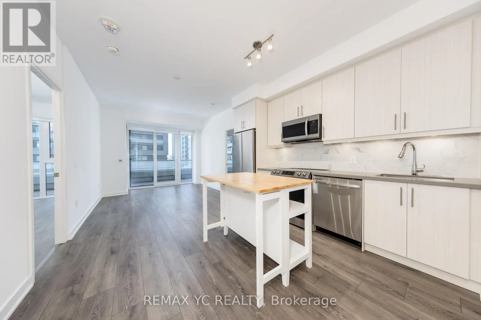 305 - 95 ONEIDA CRESCENT