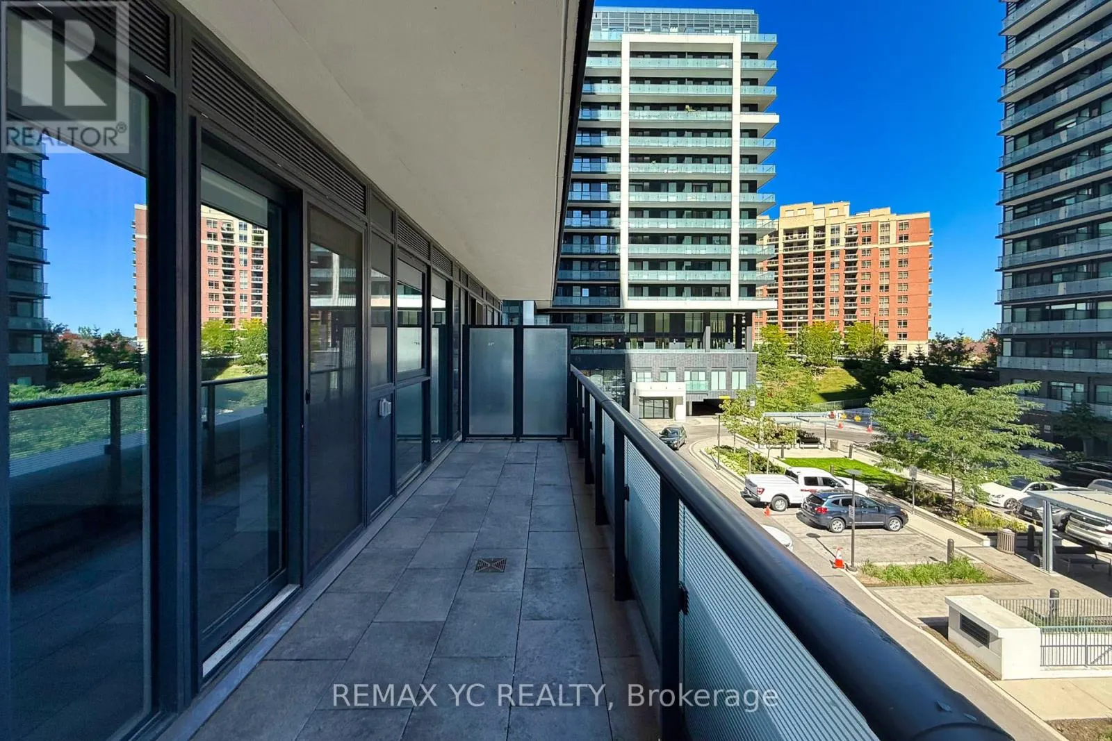 305 - 95 ONEIDA CRESCENT
