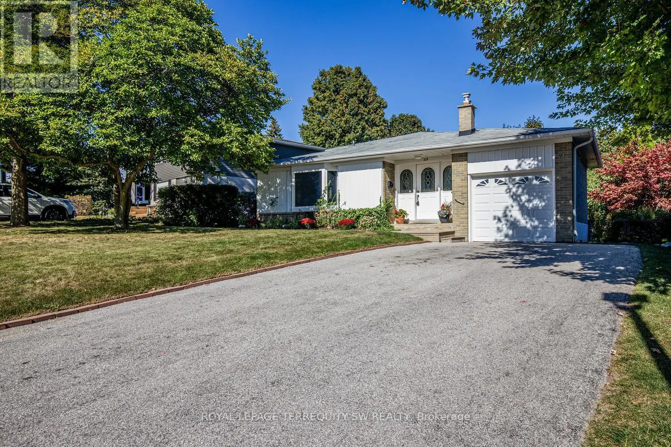 329 DENNIE AVENUE