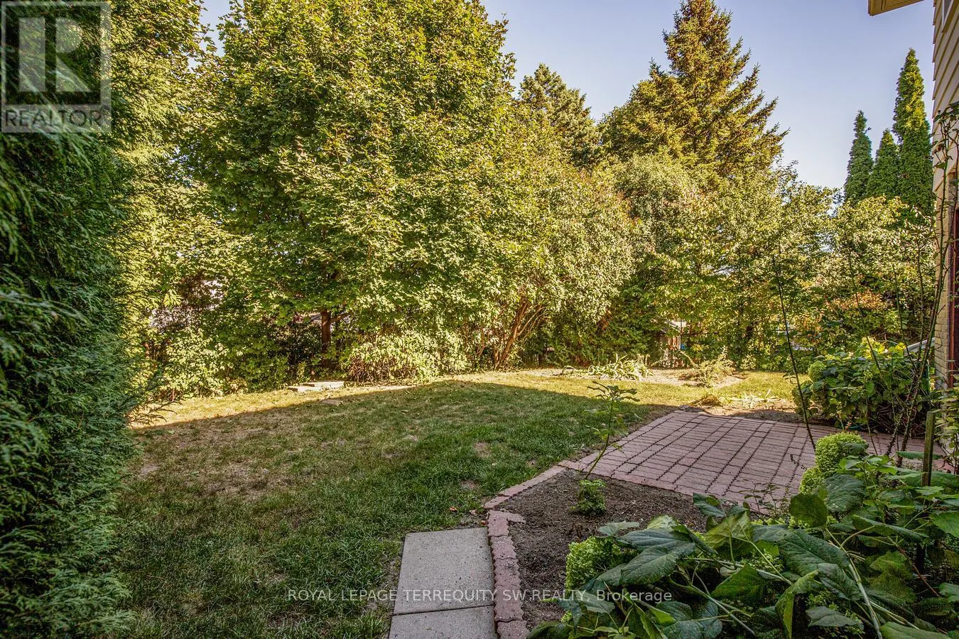 329 DENNIE AVENUE