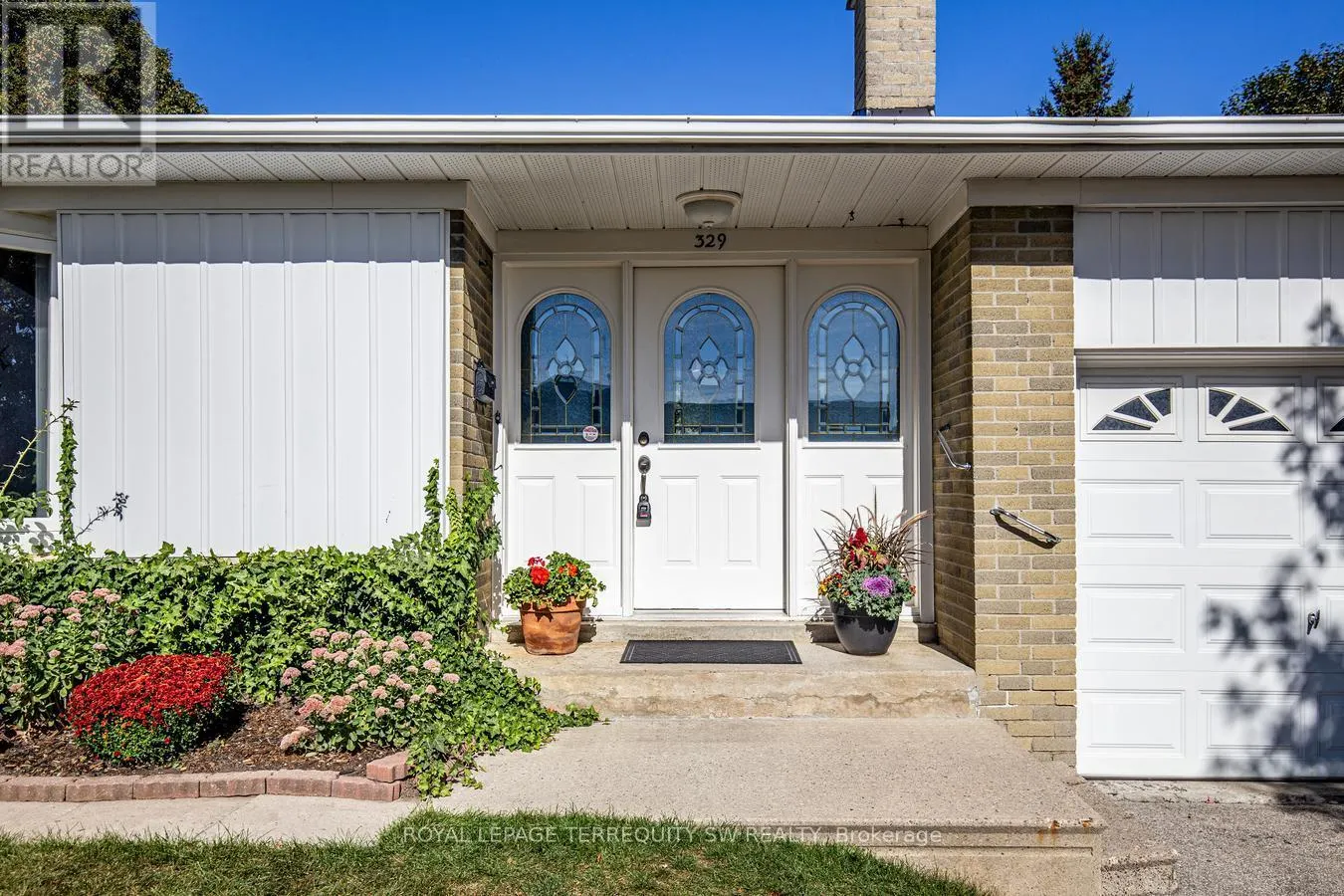 329 DENNIE AVENUE