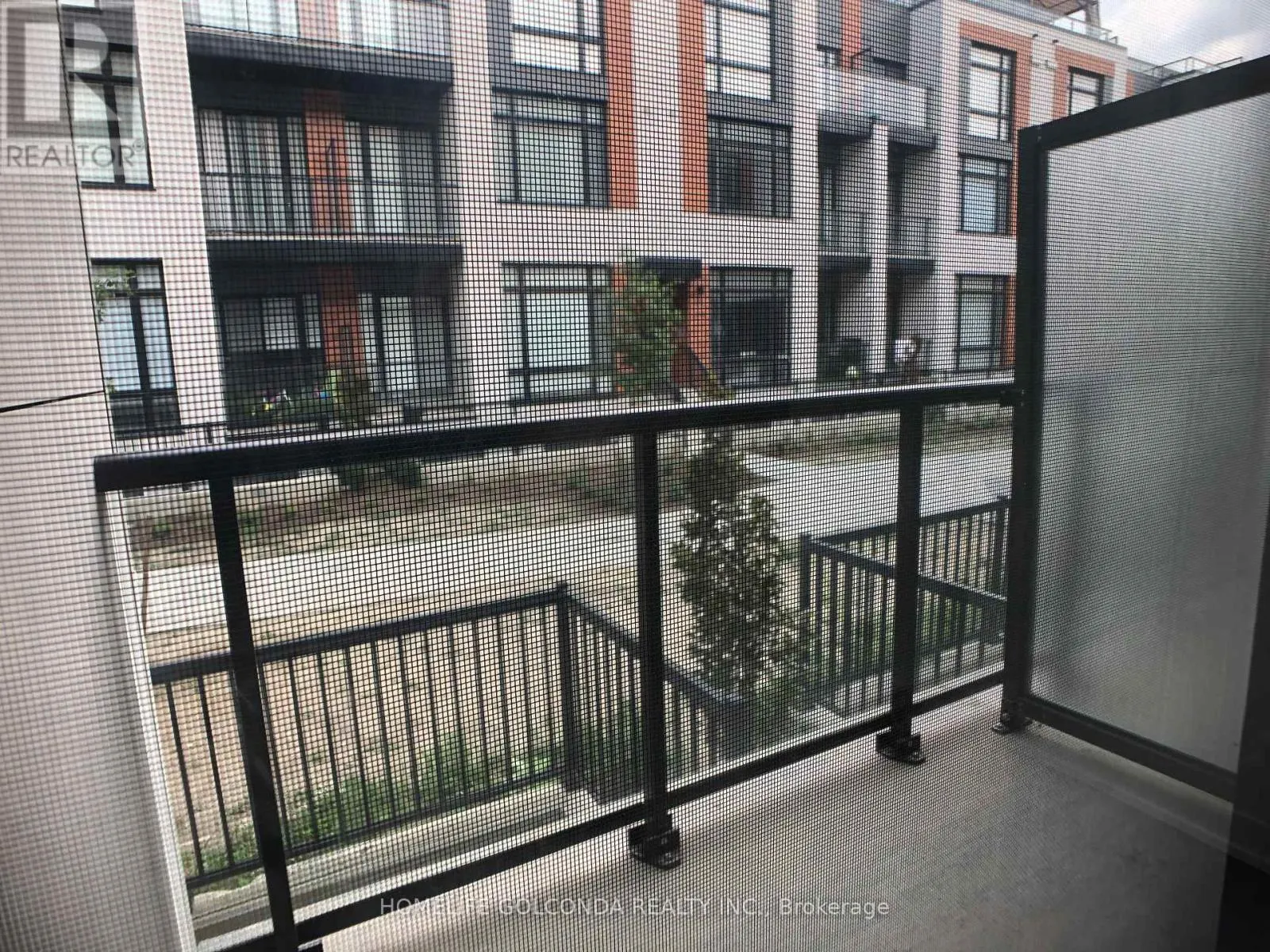 1121 - 12 DAVID EYER ROAD