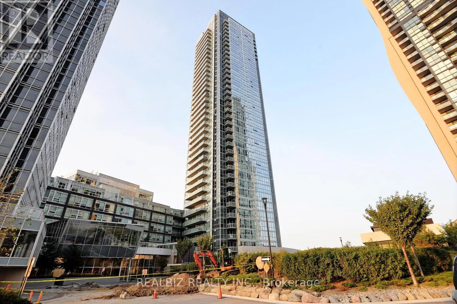 1605 - 2908 HIGHWAY 7 ROAD