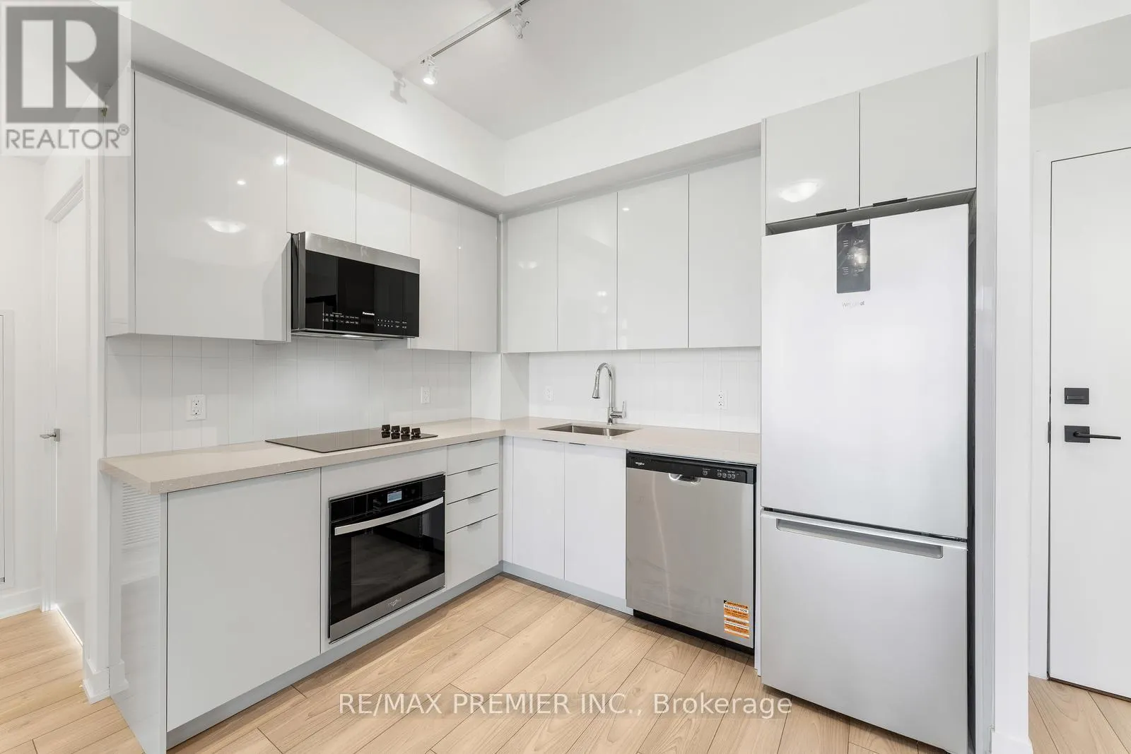 2209 - 474 CALDARI ROAD