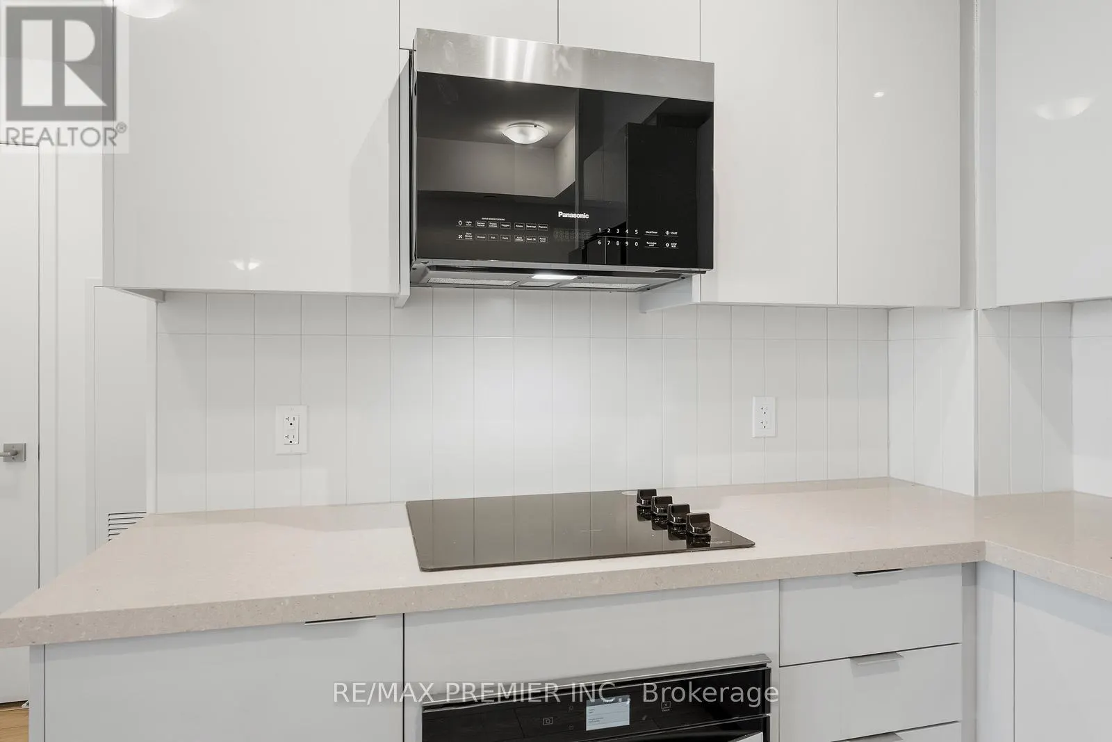 2209 - 474 CALDARI ROAD