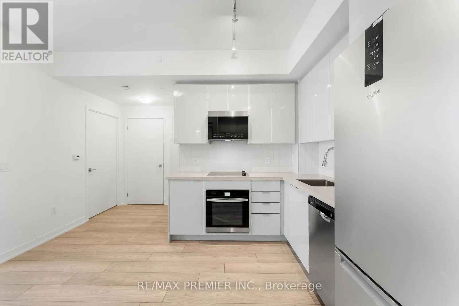 2209 - 474 CALDARI ROAD