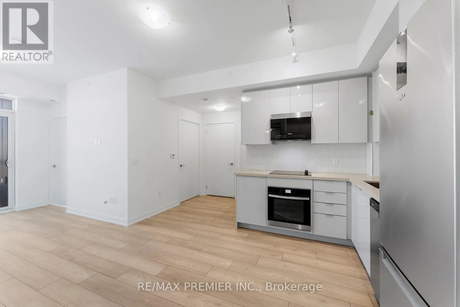 2209 - 474 CALDARI ROAD