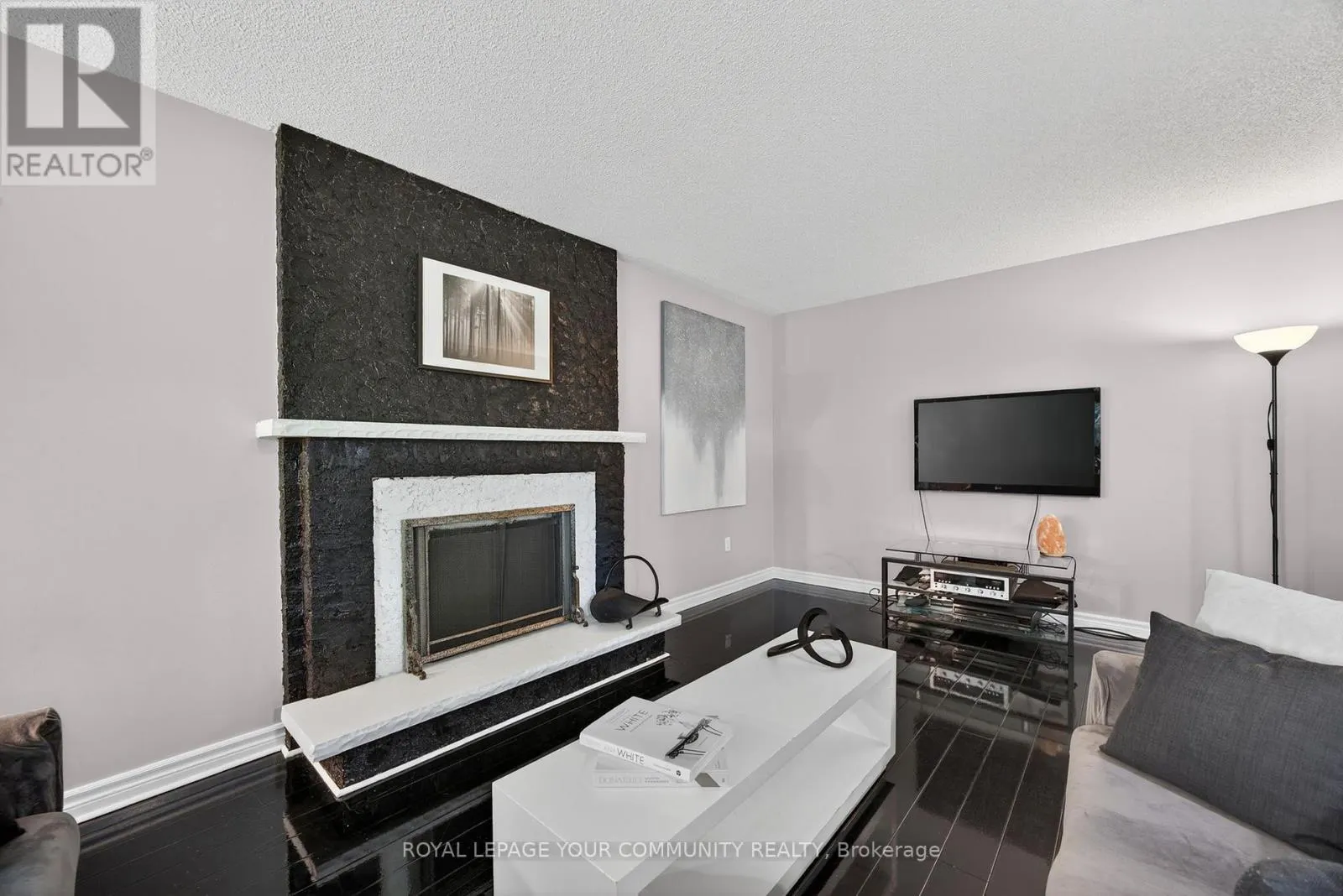 684 EXCELLER CIRCLE