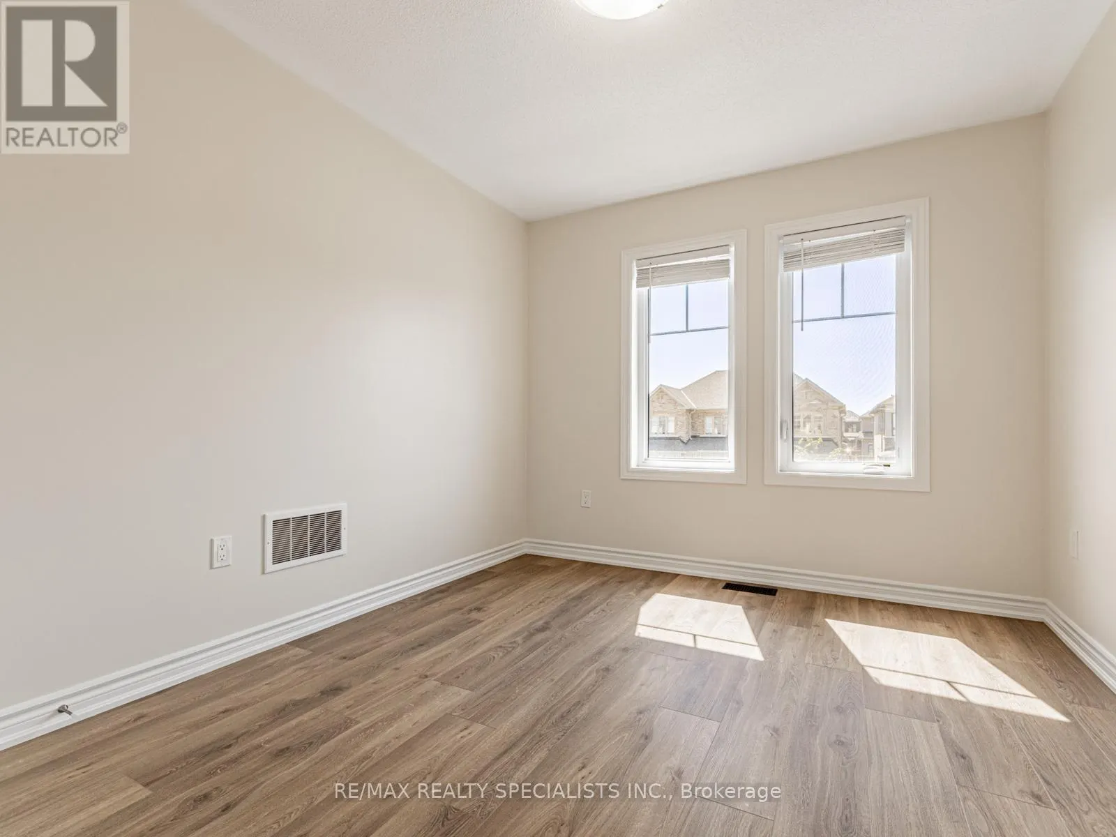 68 FERRAGINE CRESCENT