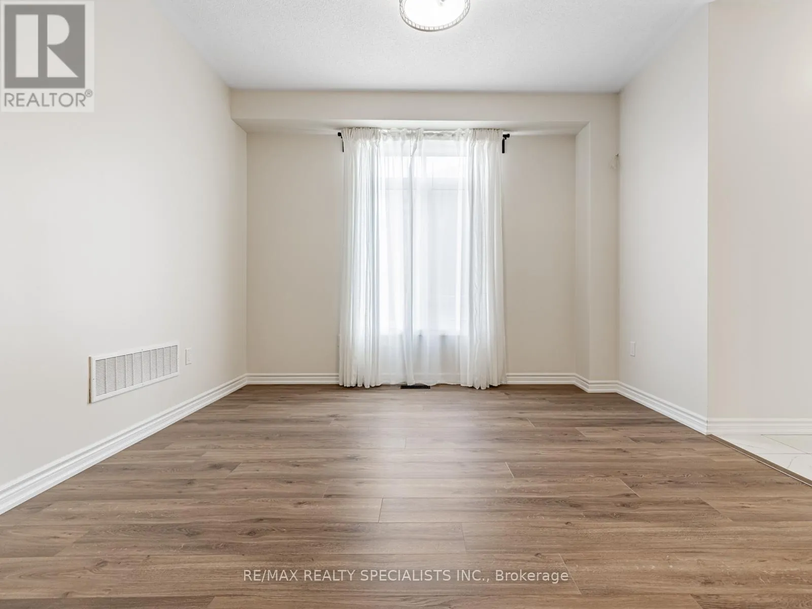 68 FERRAGINE CRESCENT