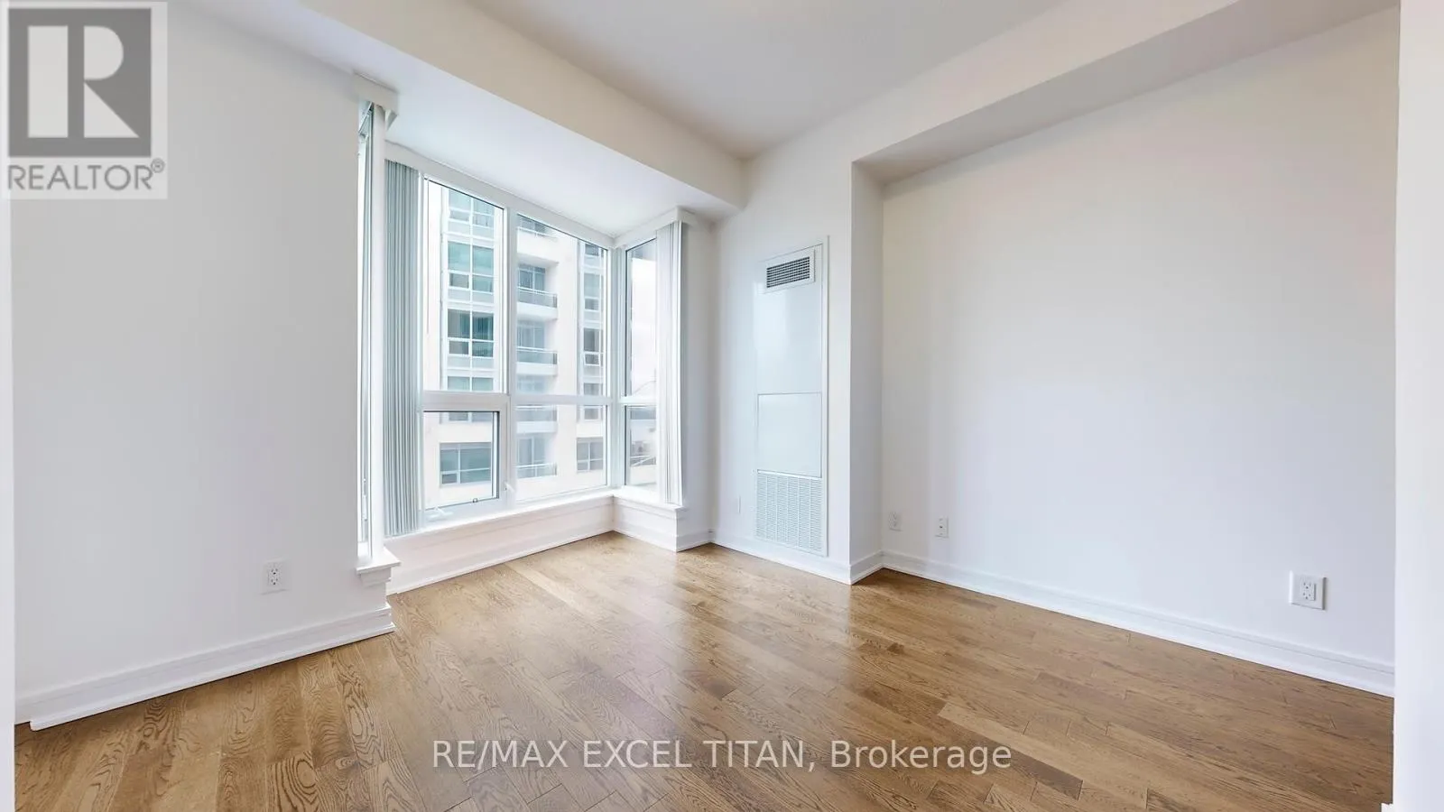 309 - 9205 YONGE STREET