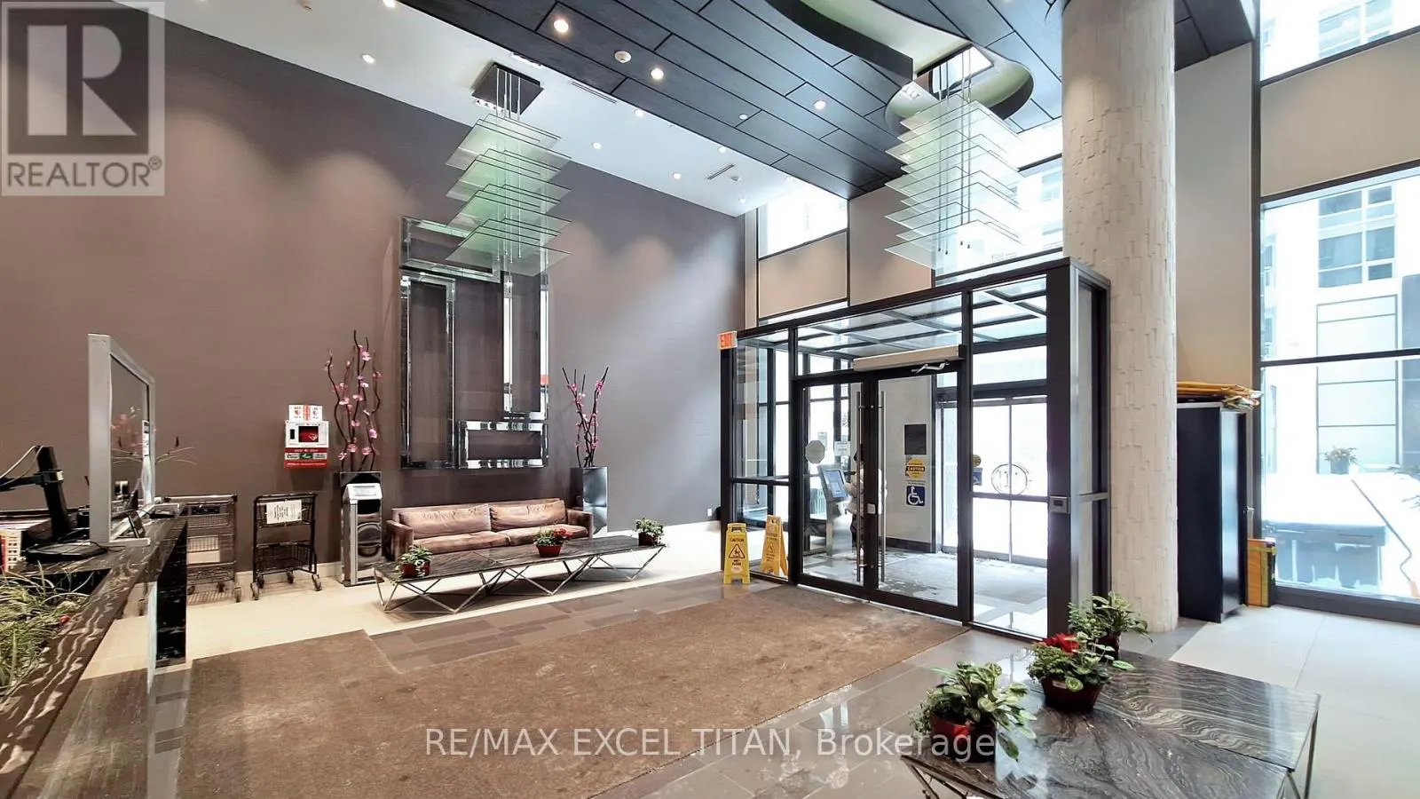 309 - 9205 YONGE STREET